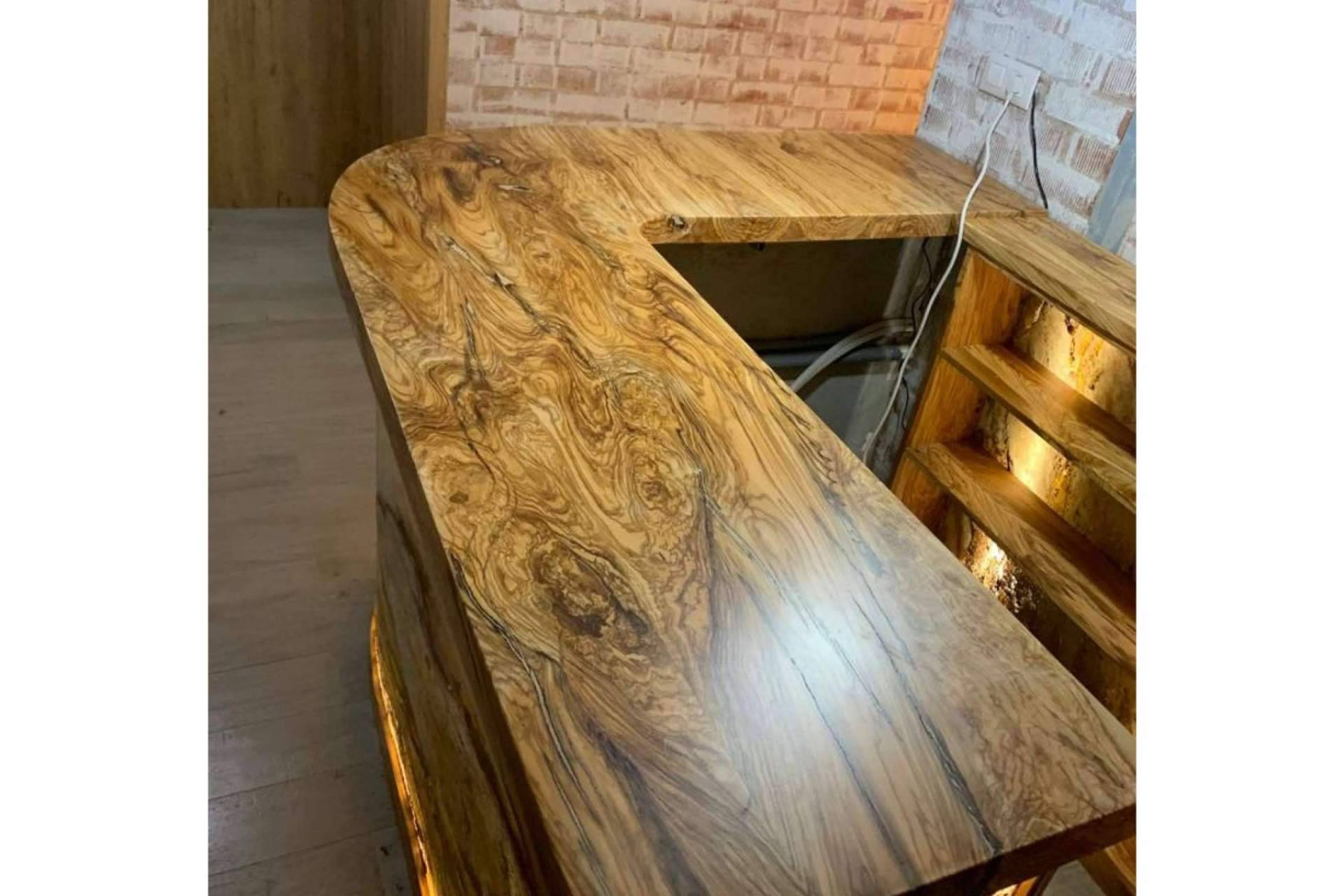 La gran apuesta de Encimeras de Olivo, trabajo artesanal y fabricación innovadora con madera de olivo
