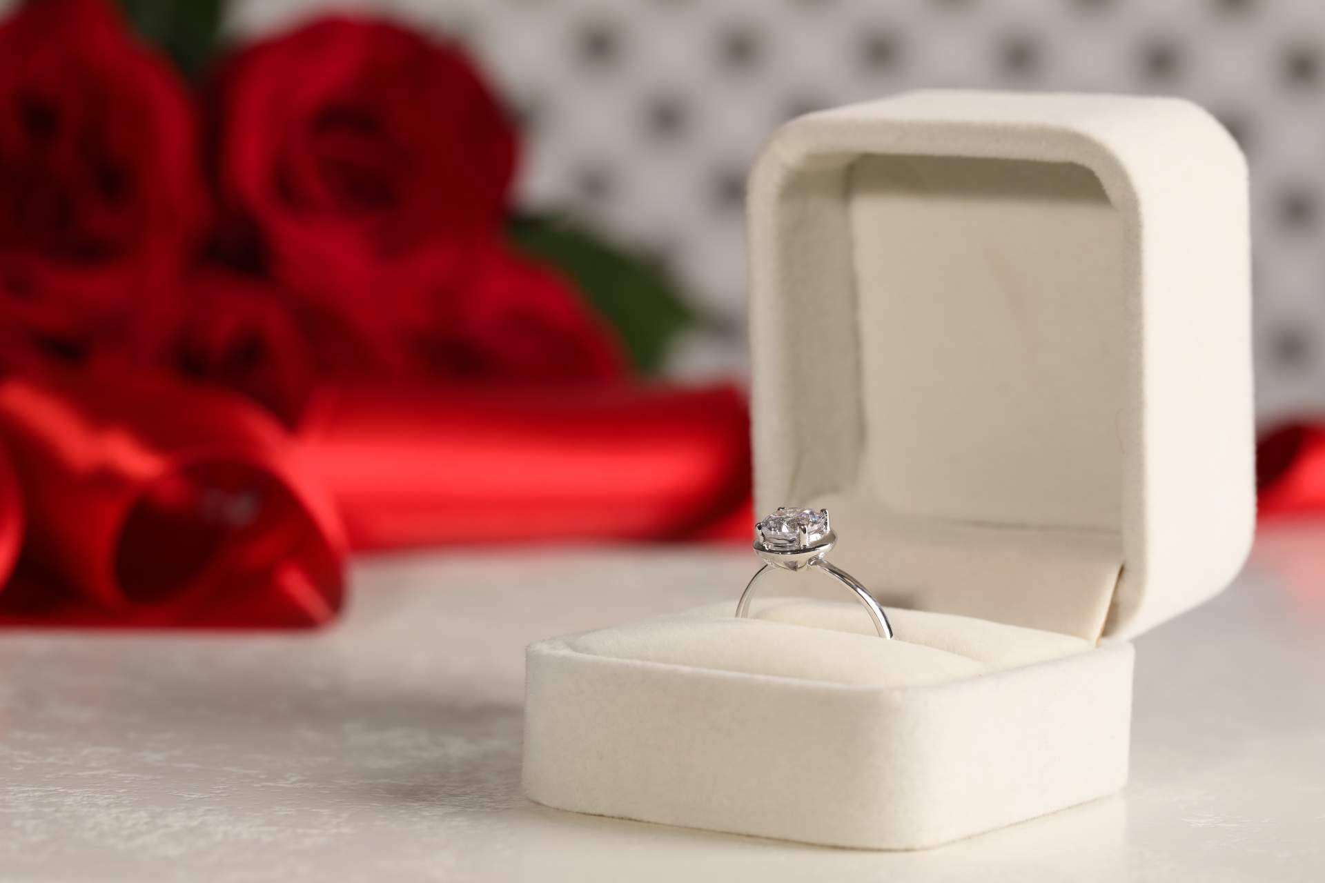 ¿Cómo son los anillos de oro y diamantes de Rubí Joyeros?