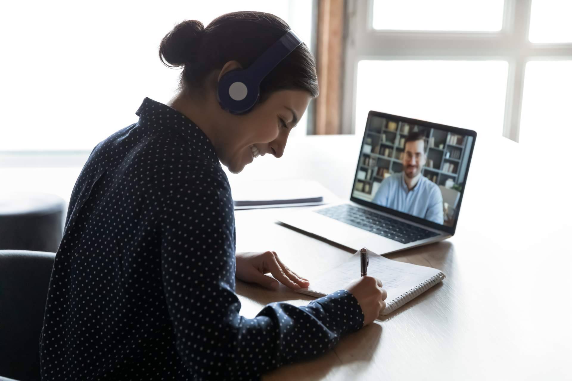 Asistir a clases particulares a domicilio y online en diferentes idiomas, de la mano de La Academia de Inglés