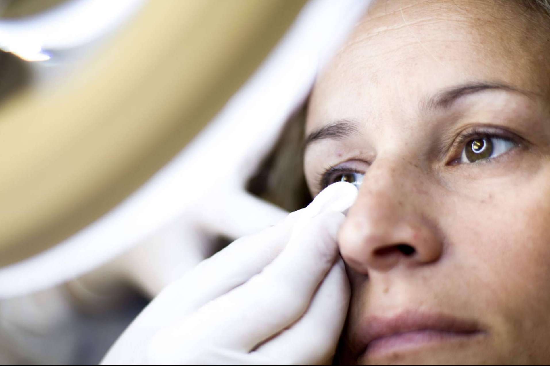 Tratamientos específicos adaptados a cada paciente para evitar el síndrome del ojo seco