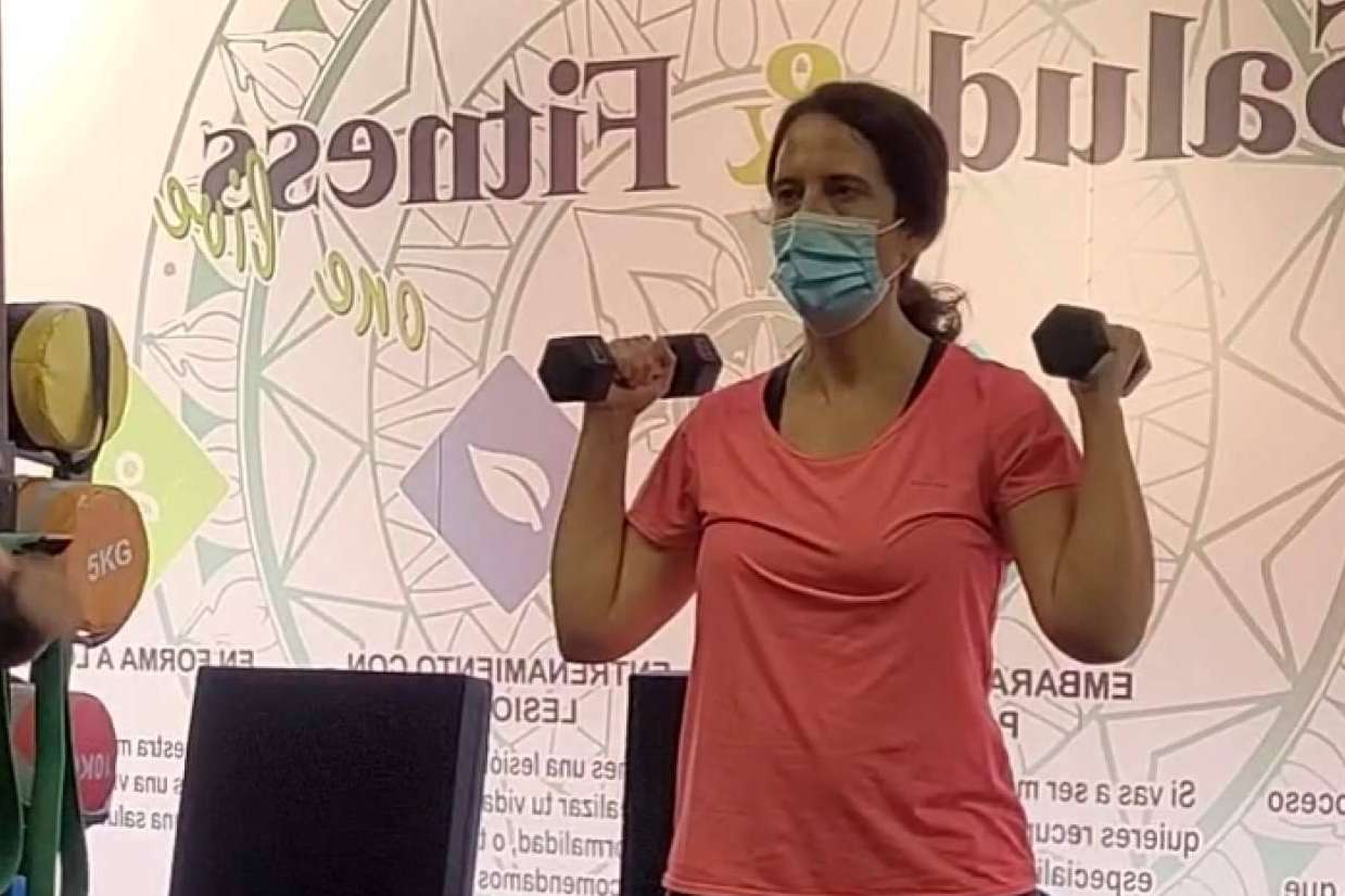 Entrenamiento fuerza en mujeres de más de 40 a través de Salud & Fitness