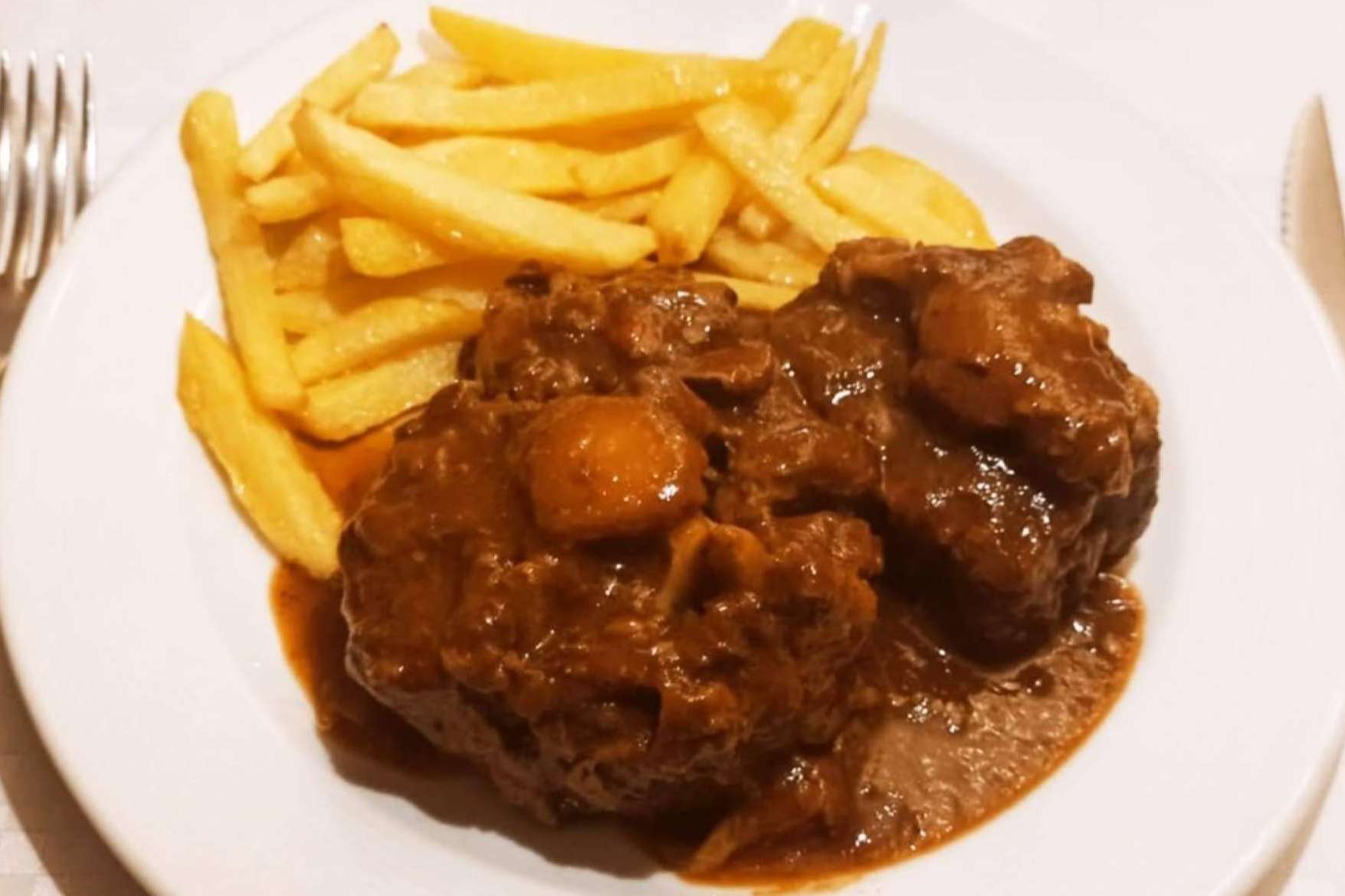Restaurante en Madrid Casa Ricardo, los platos típicos que se ofrecen durante el mes de mayo