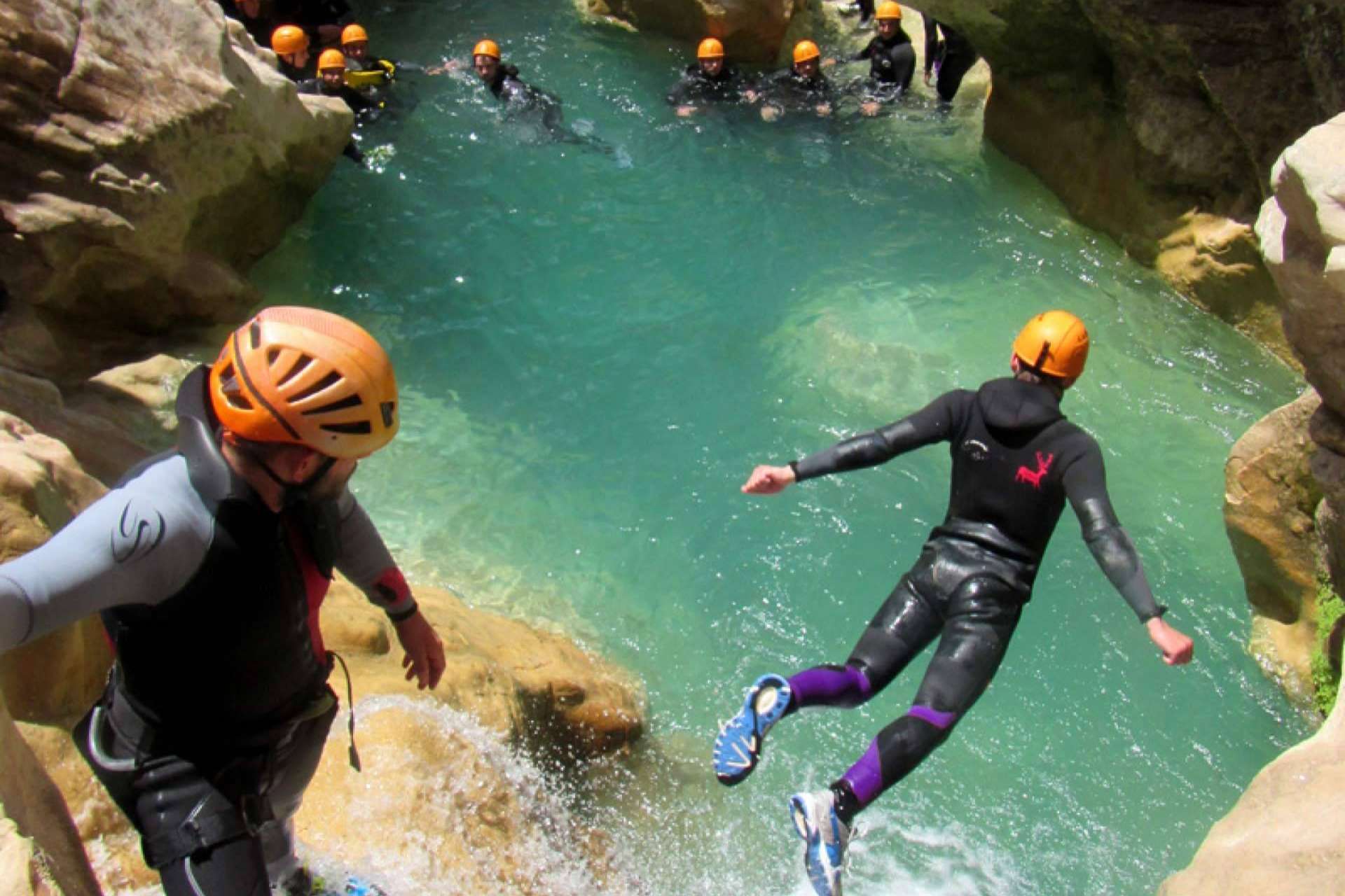 Deportes de aventura para todos los públicos, vía ferrata y barranquismo en Huesca con Rumbo Aventura