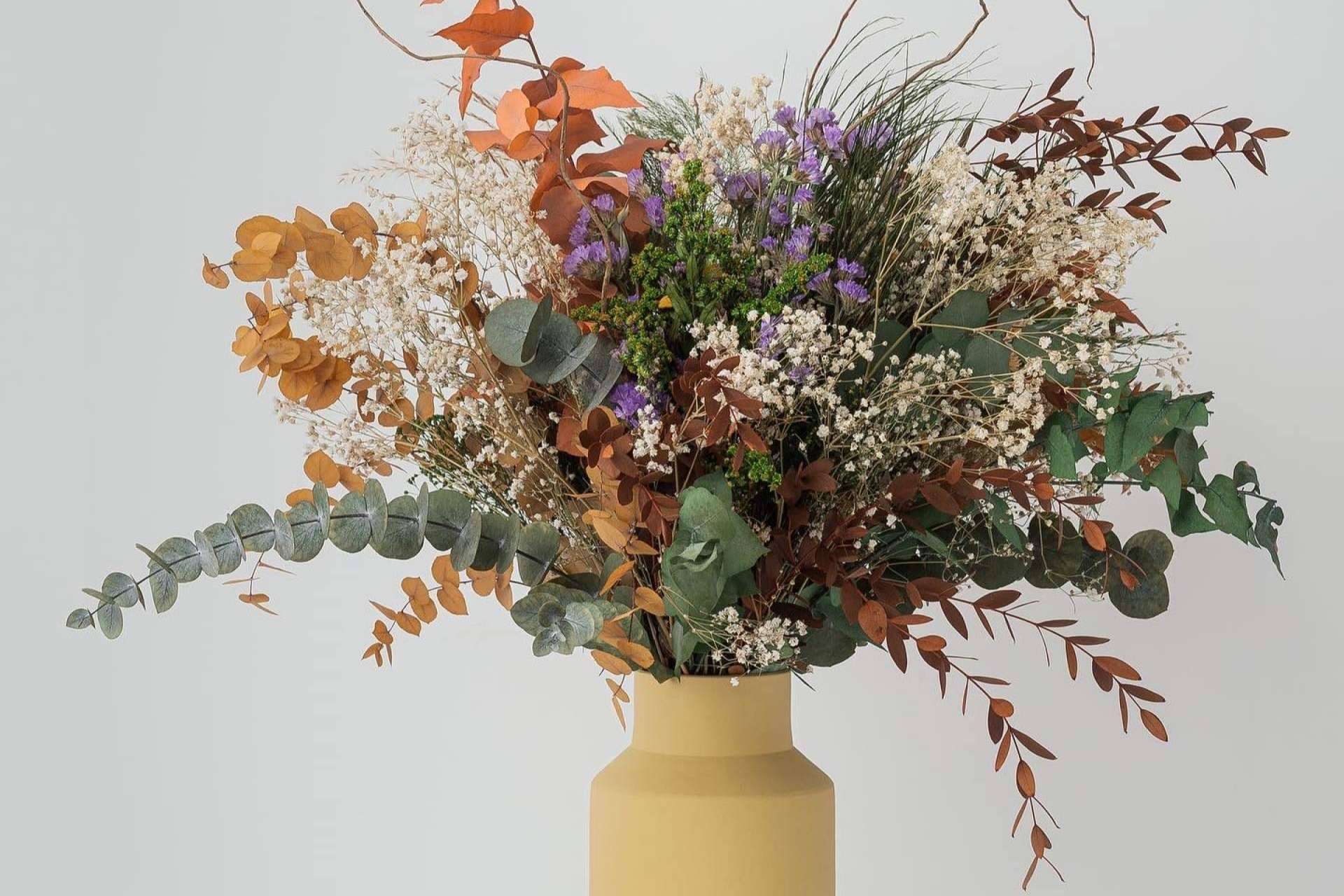 Las flores preservadas son una opción ideal para decorar los espacios