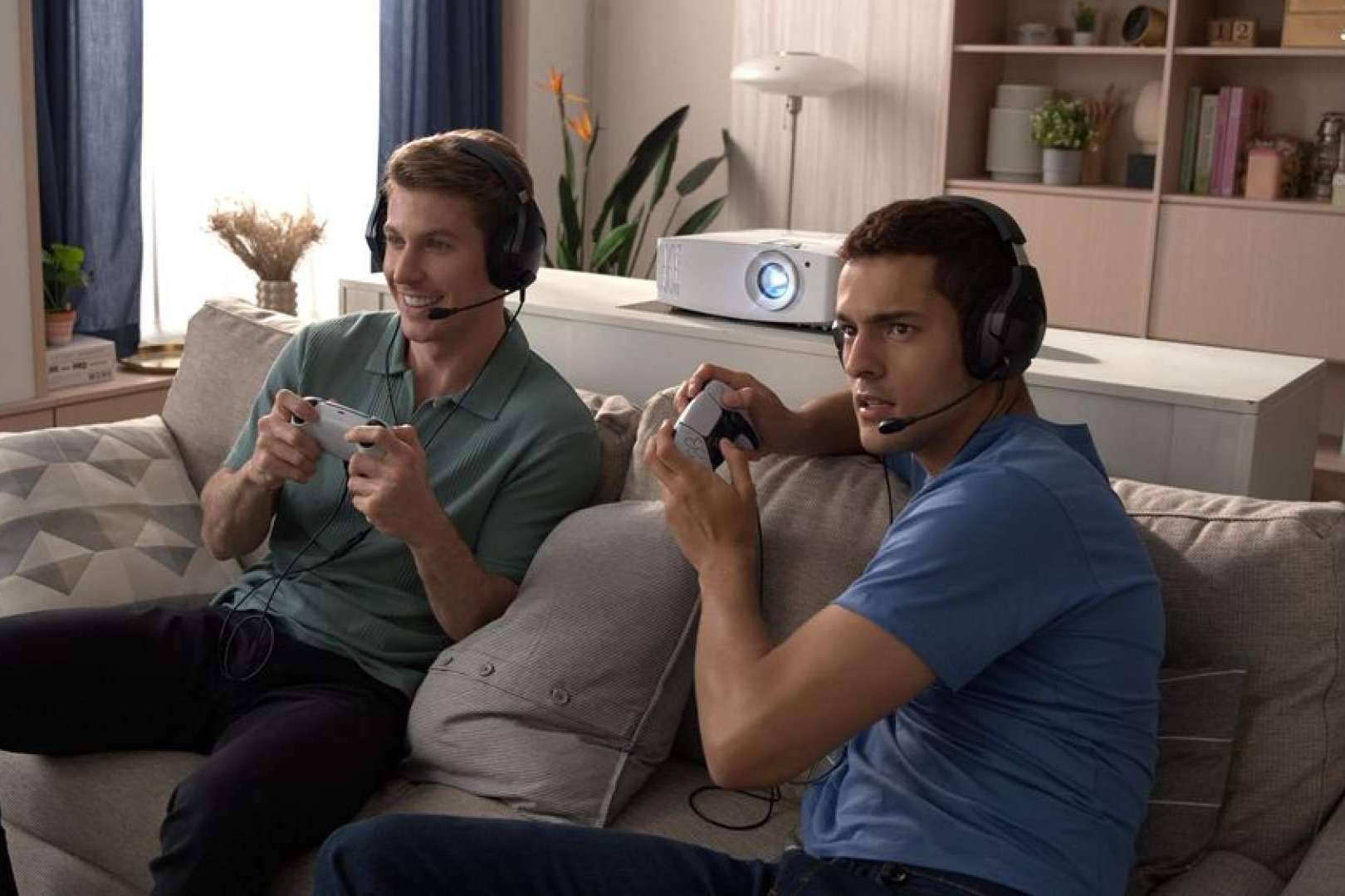 Últimas tecnologías de proyectores para ver cine, series, deportes o jugar a videojuegos en casa