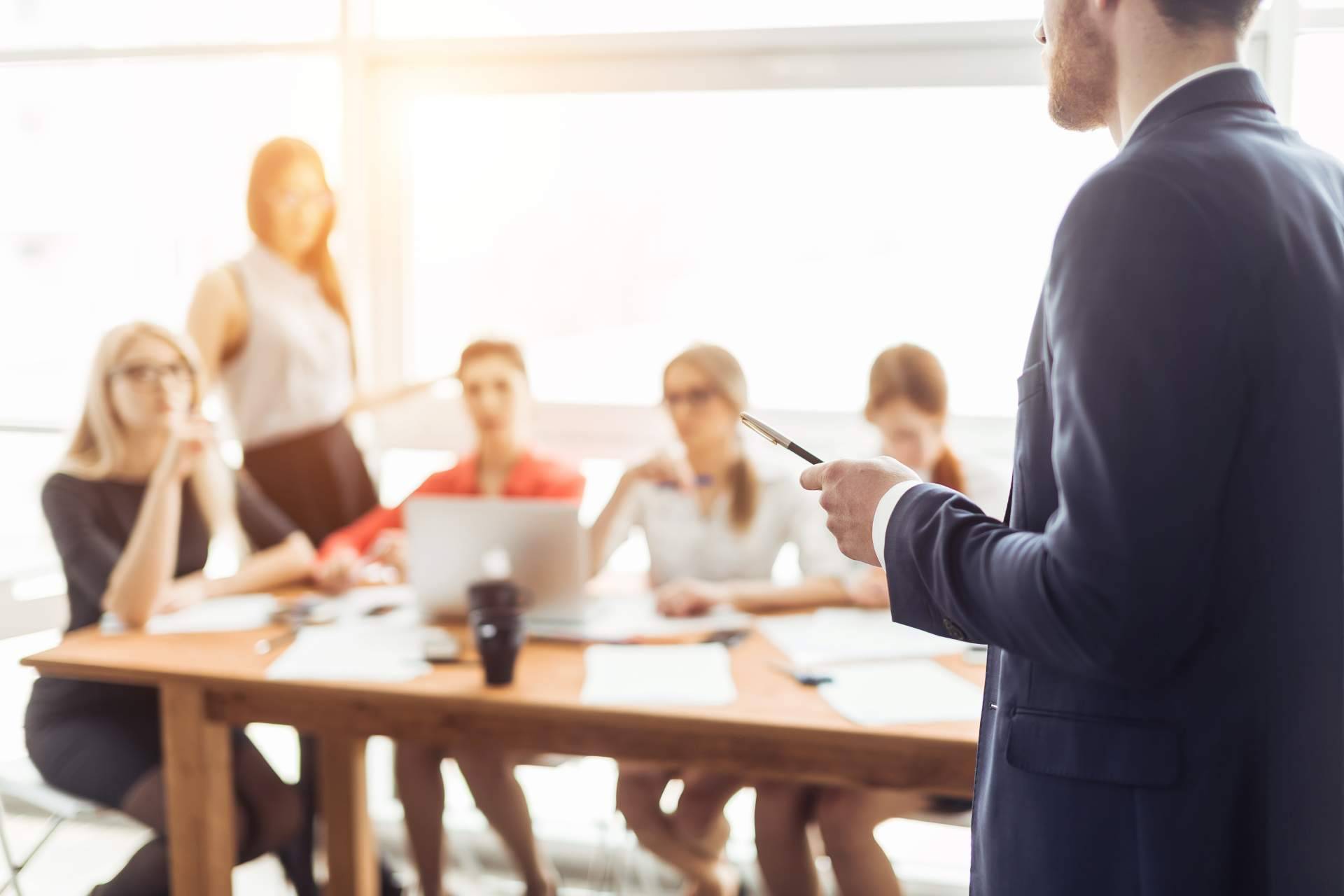 Más de 30 años ofreciendo servicios integrales de gestión empresarial, CEESA