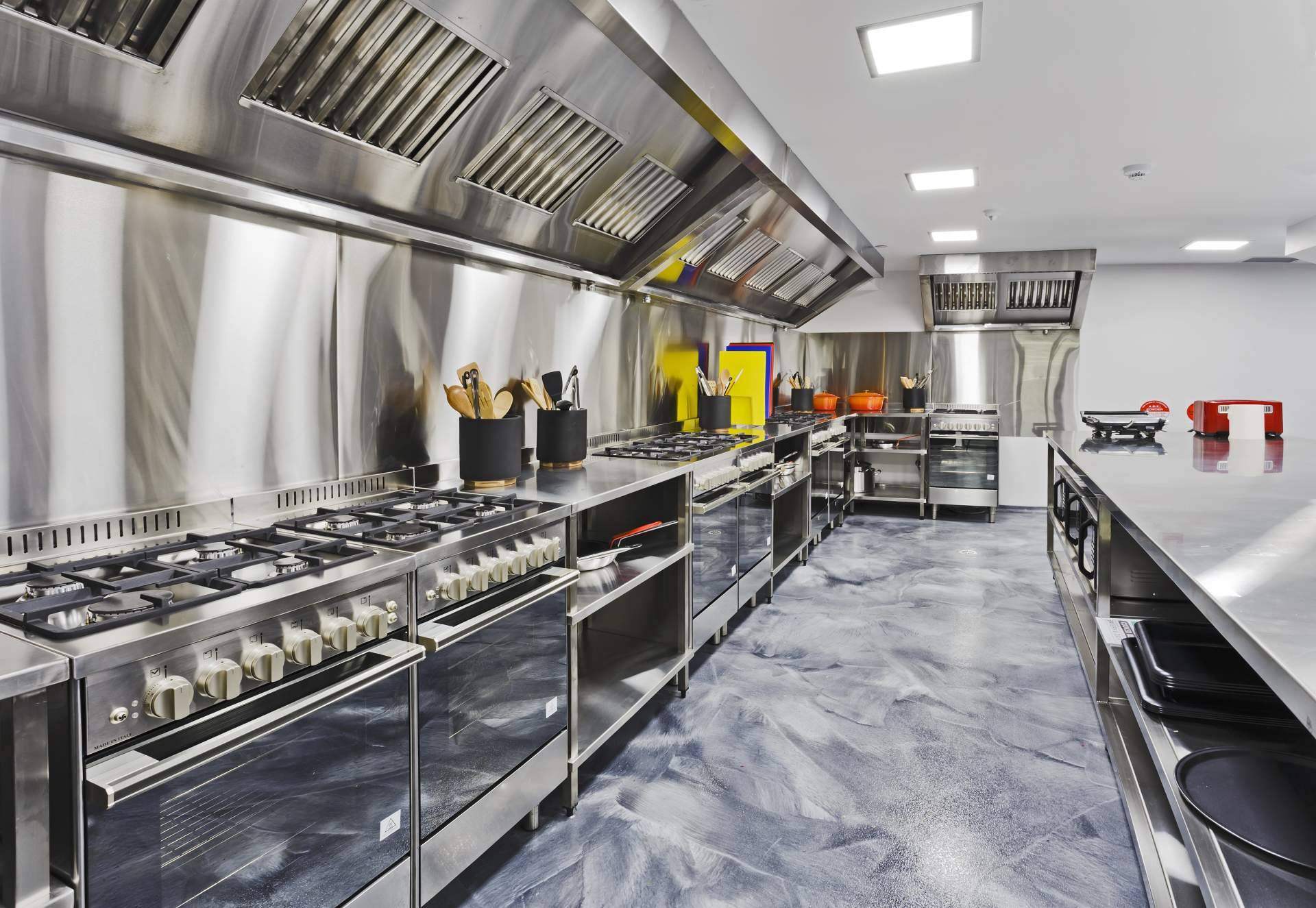 Un e-commerce referente en maquinaria de hostelería y cocinas industriales es PepeBar.com