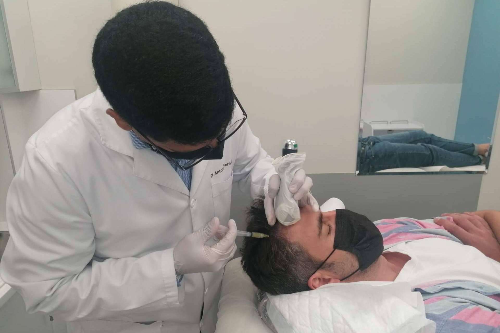 Microinjerto capilar en Madrid de la mano del Dr. Antonio Fernández Brito en Microcapilar Hair Clinic