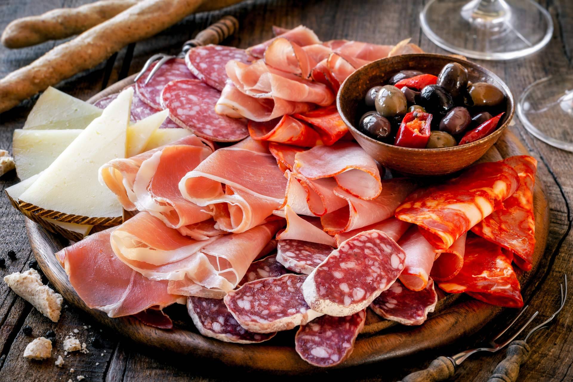 La cesta de picoteo de Bon León para preparar una cena con amigos