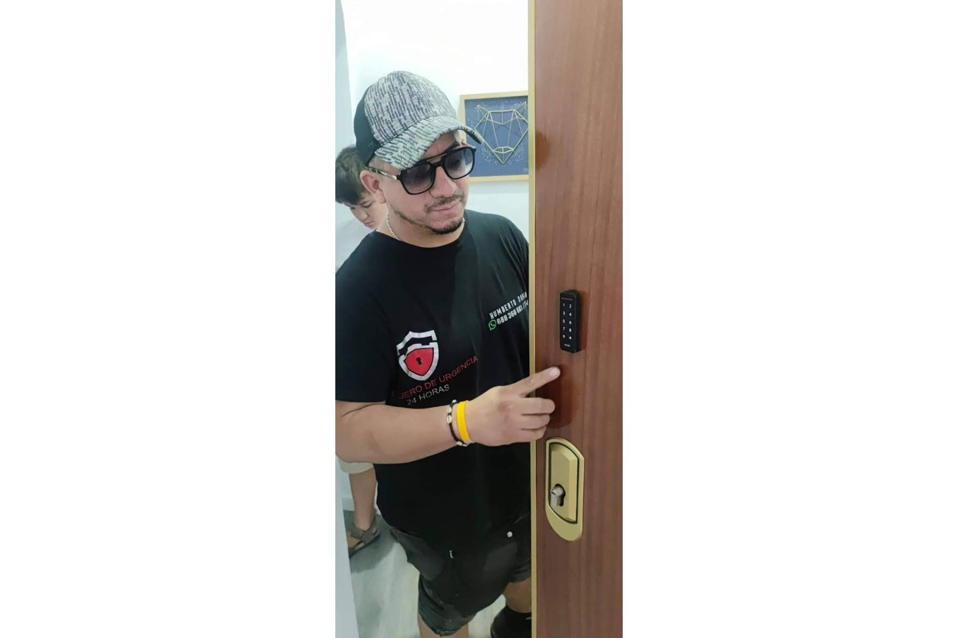 ¿Dónde encontrar servicios de cerrajero en Madrid con urgencia a precio cerrado? MAGDAZU SEGURIDAD