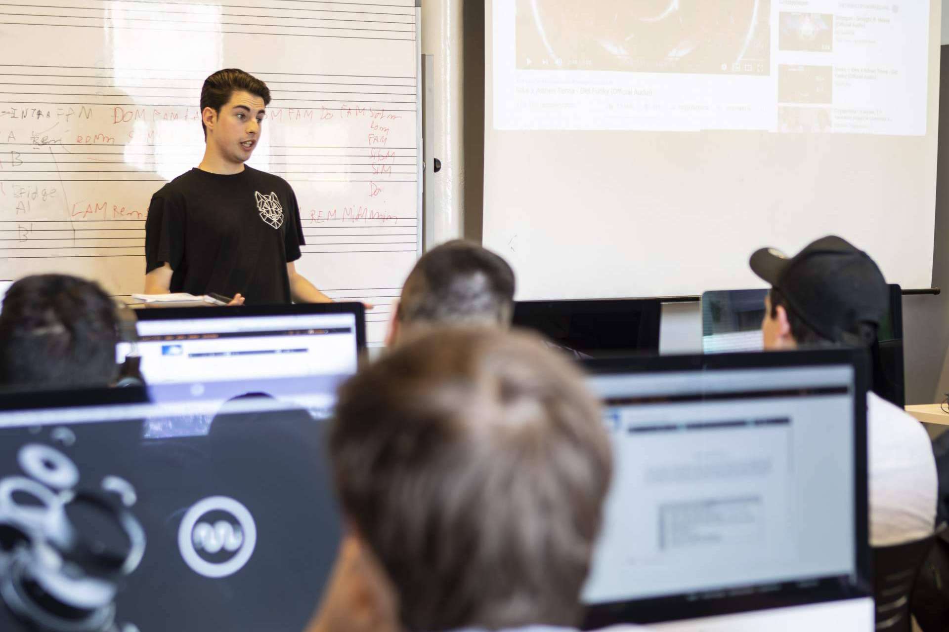 Cada vez más estudiantes eligen cursar estudios superiores de producción musical