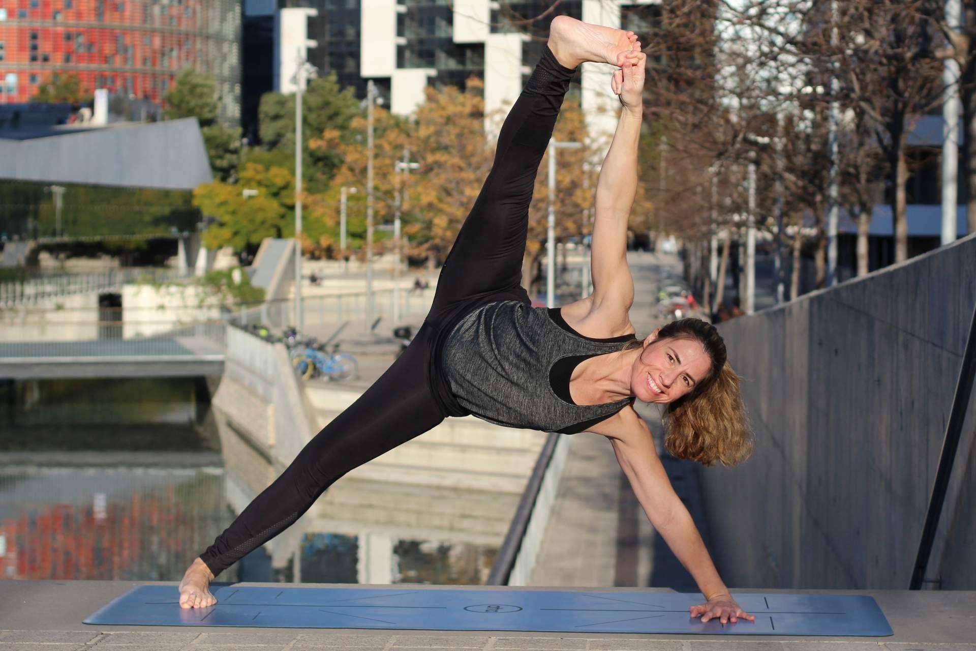 Mantener una correcta alineación del cuerpo es importante para practicar yoga