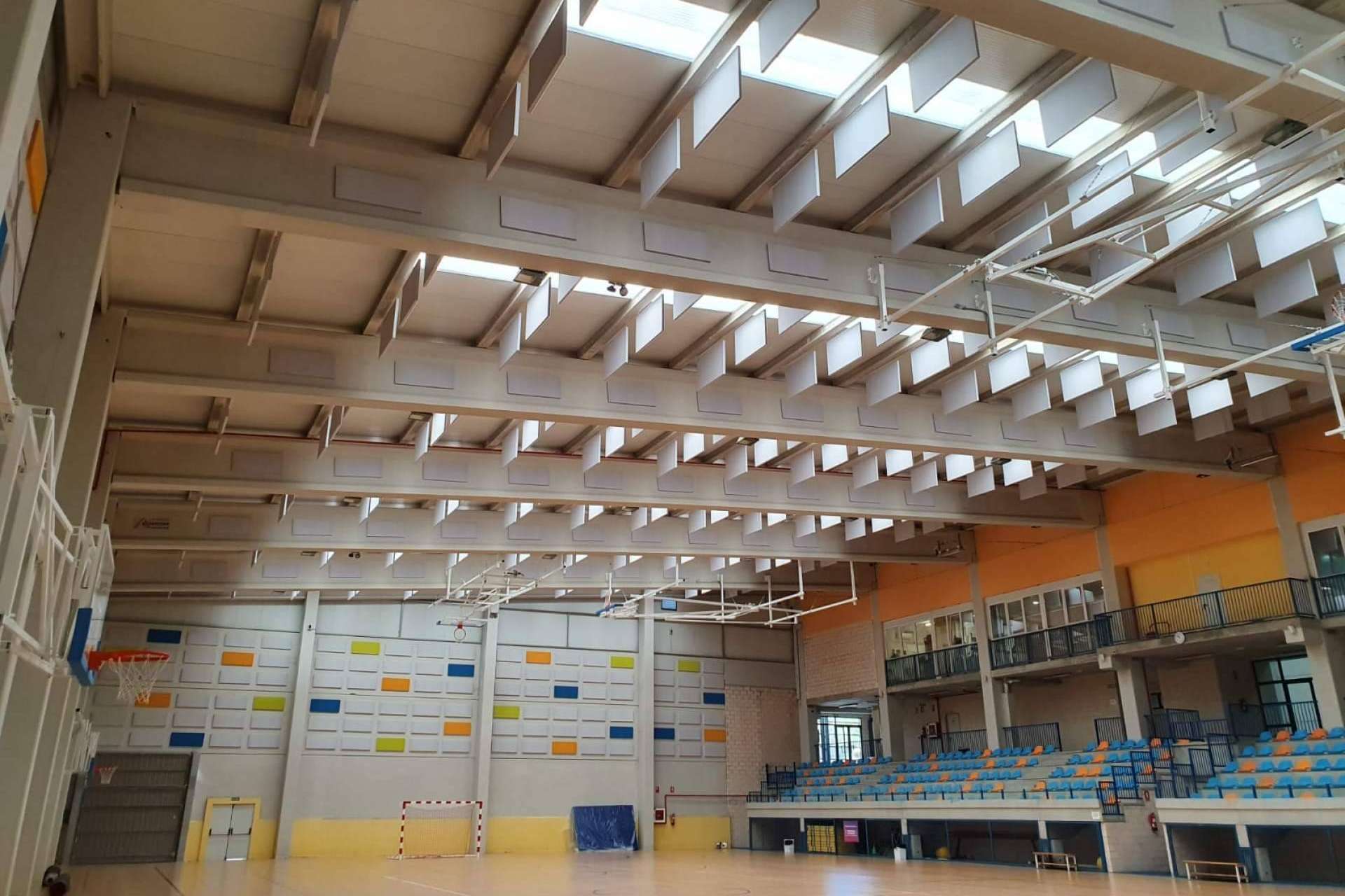 Absotec explica cómo mejorar la acústica en los espacios deportivos