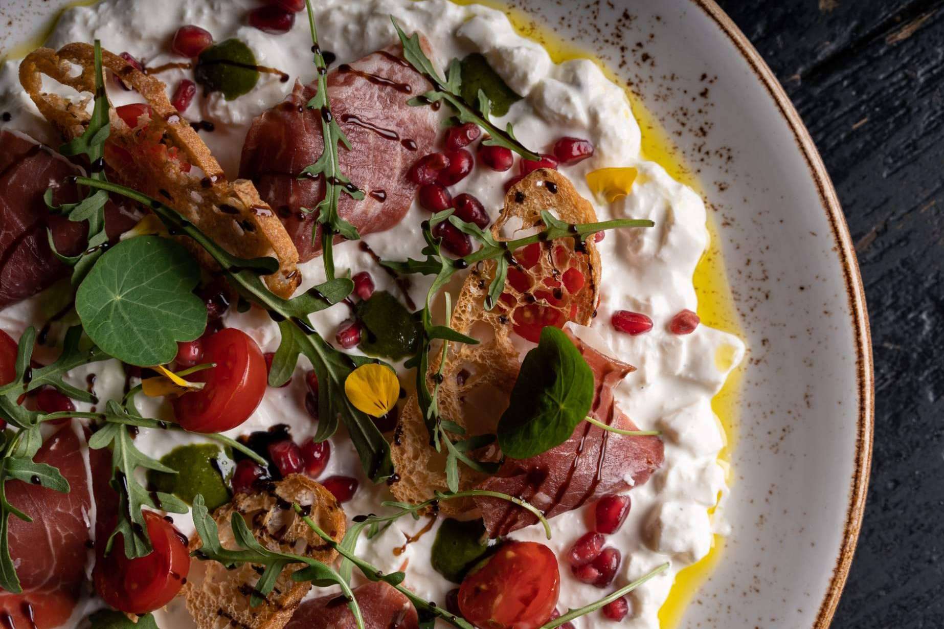 Enjoy The Ride ofrece la posibilidad de cenar en algunos de los restaurantes más exclusivos de Barcelona