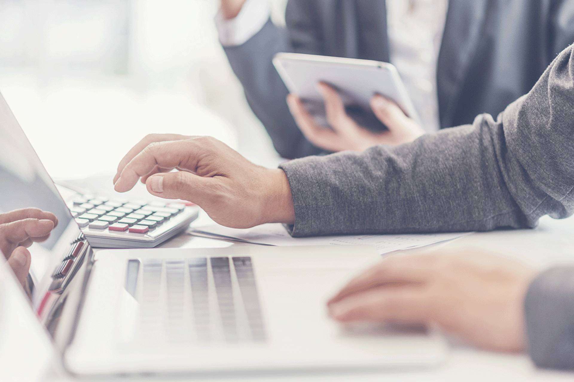 ¿En qué consiste el contrato eventual por circunstancias de la producción?, asesoría laboral con Key Iberboard