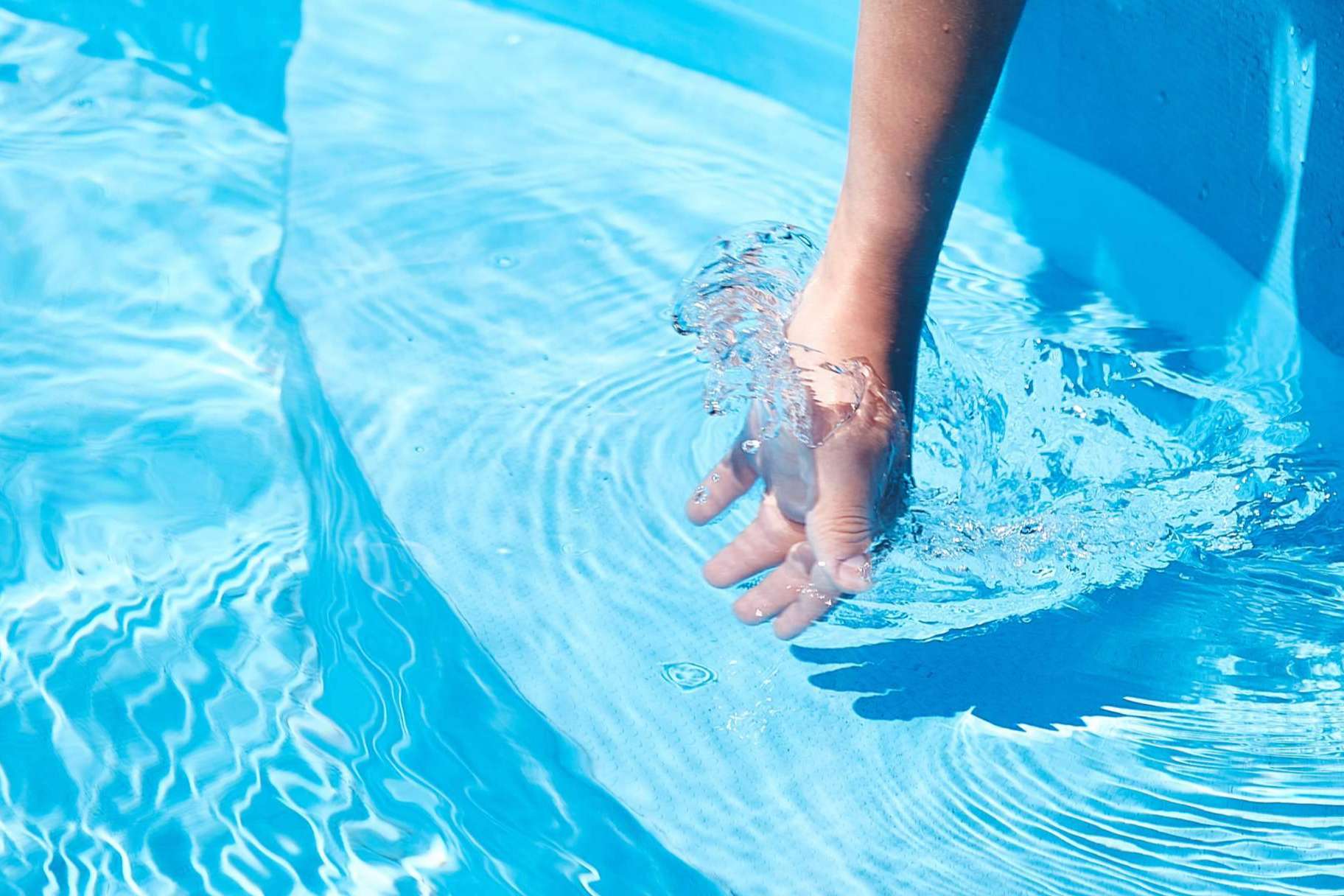 Realizar el mantenimiento de la piscina en el hogar, de la mano de Locos por las piscinas