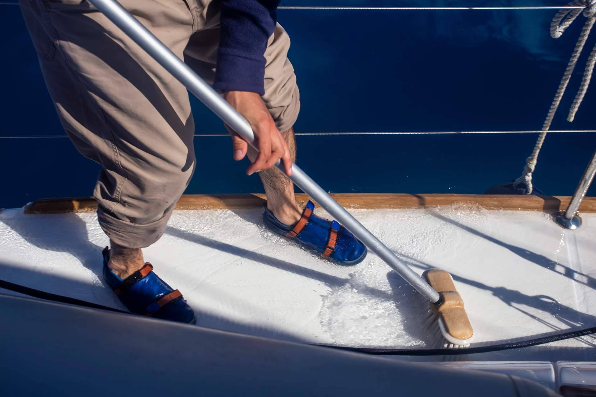 Los productos especiales para cleaning and maintenance for boat de Nova Argonautica