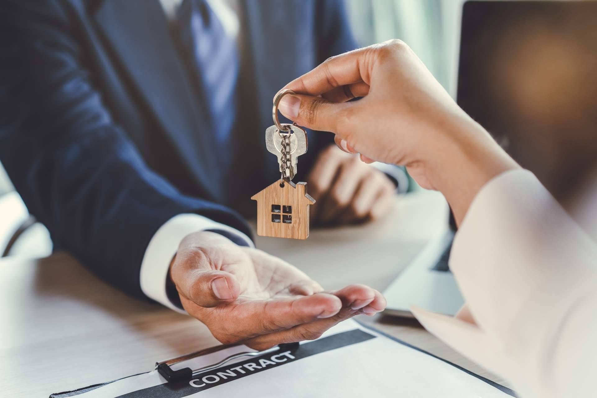 Te Compro La Casa ayuda a empresas que tienen activos y que quieren deshacerse de ellos a vender una vivienda