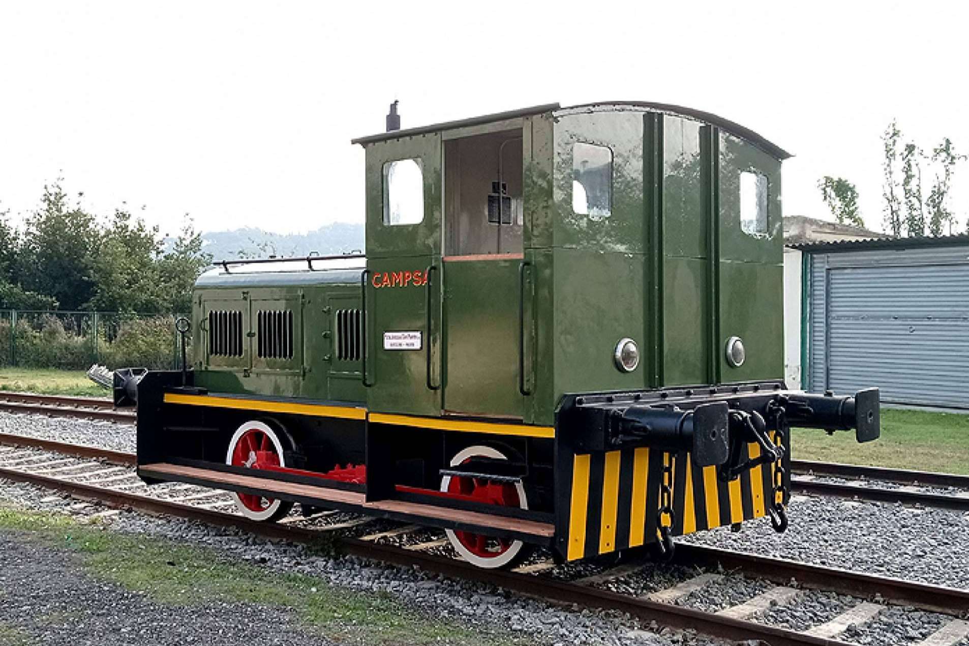 La Fundación del Patrimonio Ferroviario restaura una antigua locomotora de Campsa