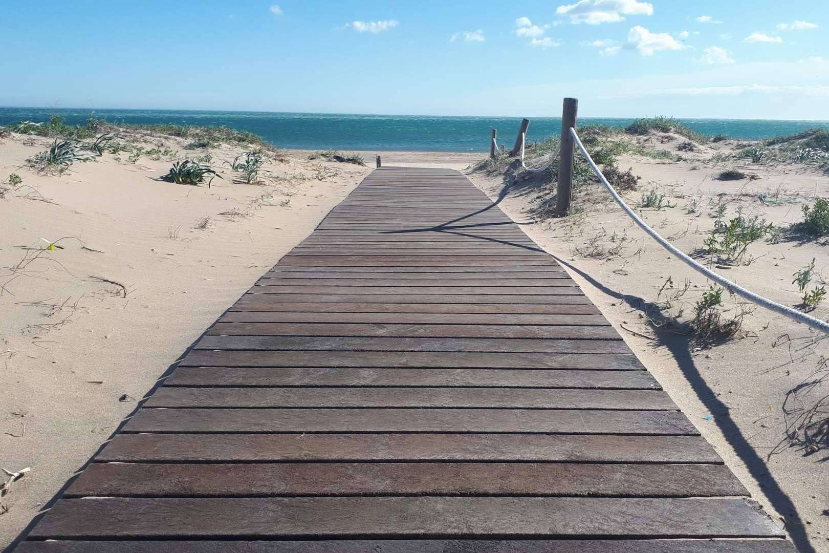 Pasarelas de plástico 100 % reciclado para las playas en verano