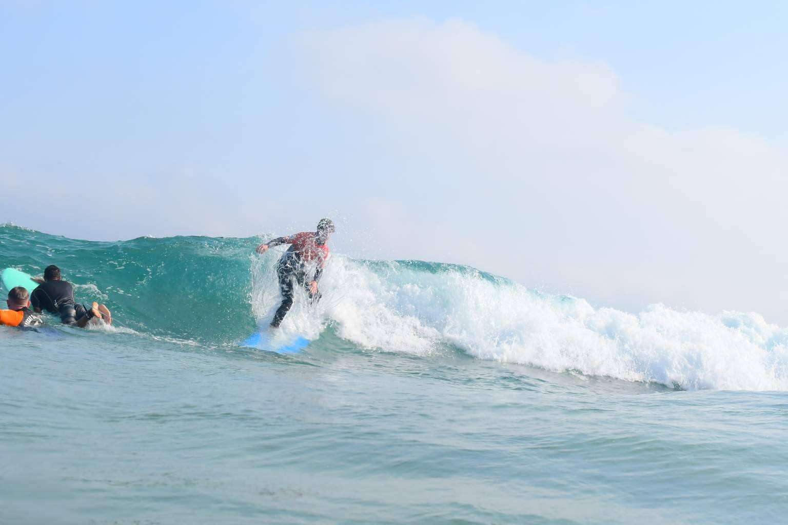 Campamentos de surf para aprender en verano, de la mano de Watsay Surf School