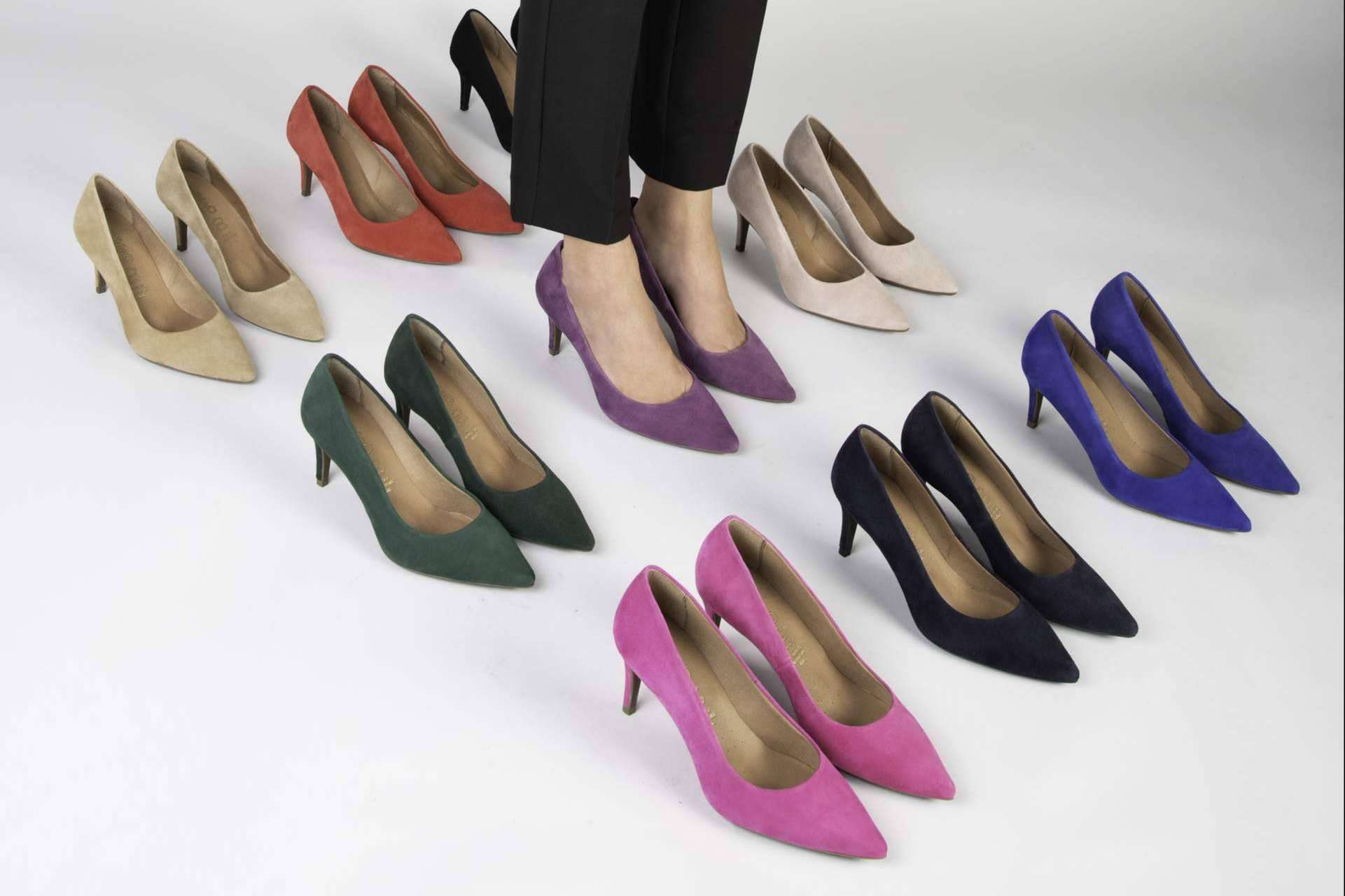 Gran variedad de zapatos cómodos para la oficina en miMaO