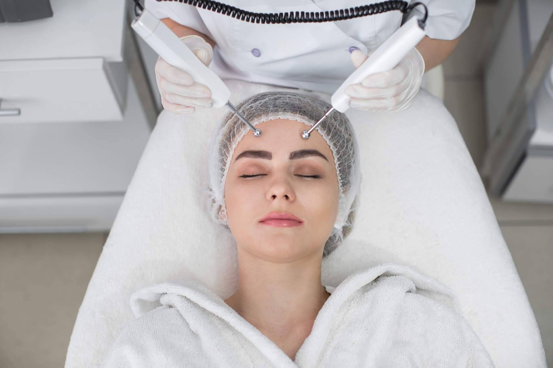 Las principales diferencias entre la medicina estética y la cirugía estética, por el Doctor Luigi Grossi