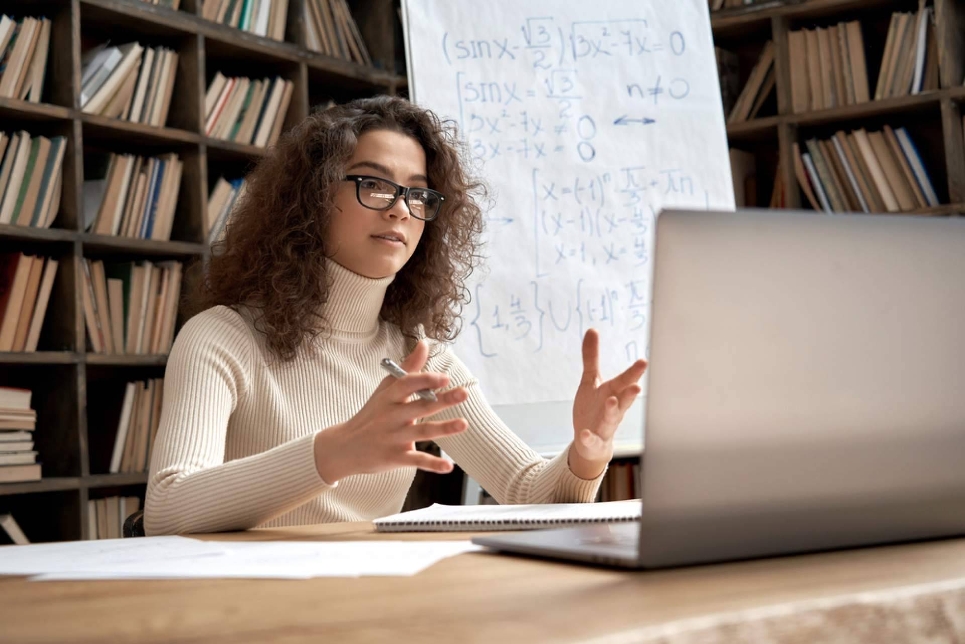 Ayuda Universitaria y sus servicios para la realización de una tesis doctoral