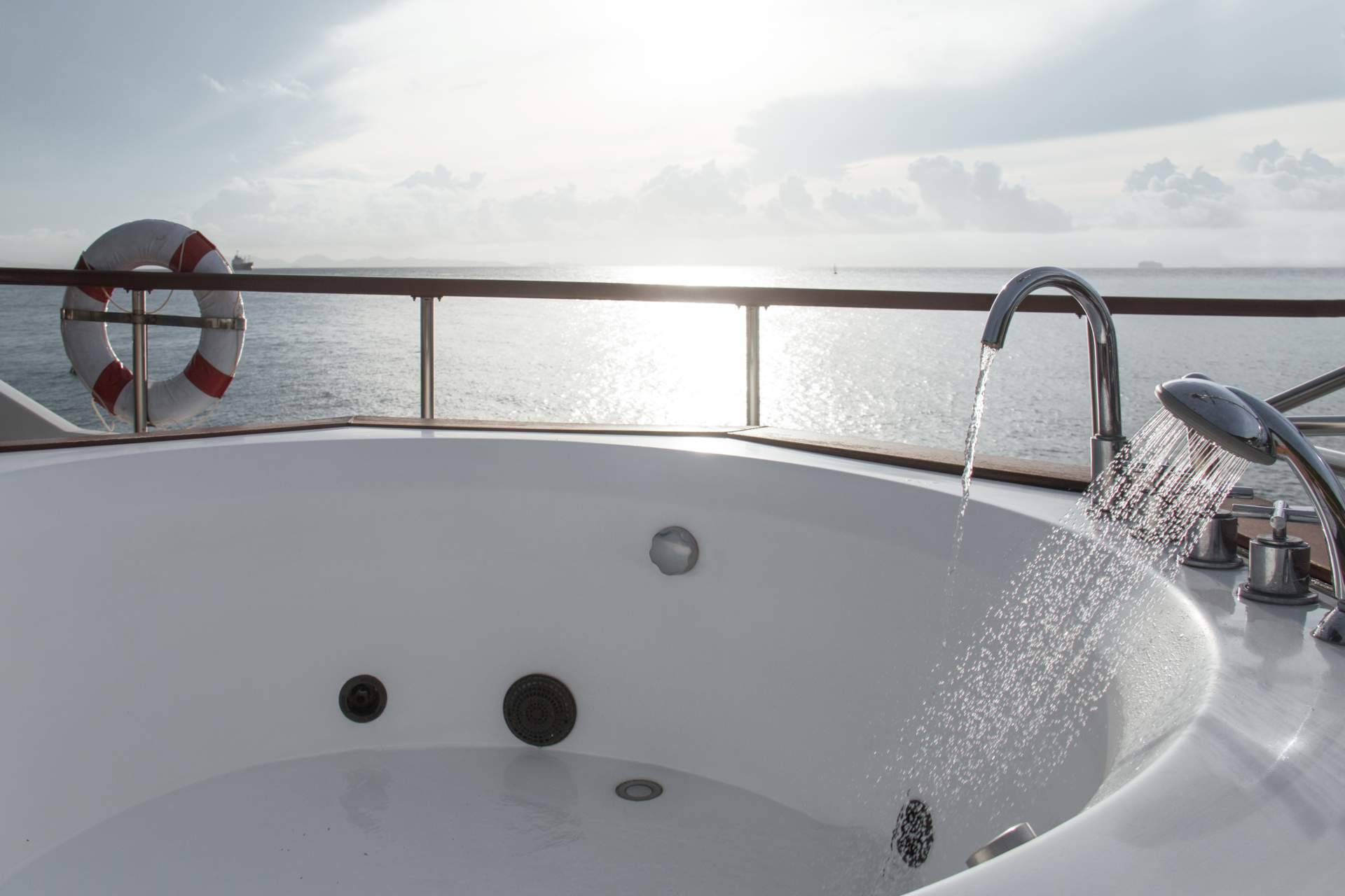 ForBoat.eu dispone de boat showers para todos los modelos de embarcación