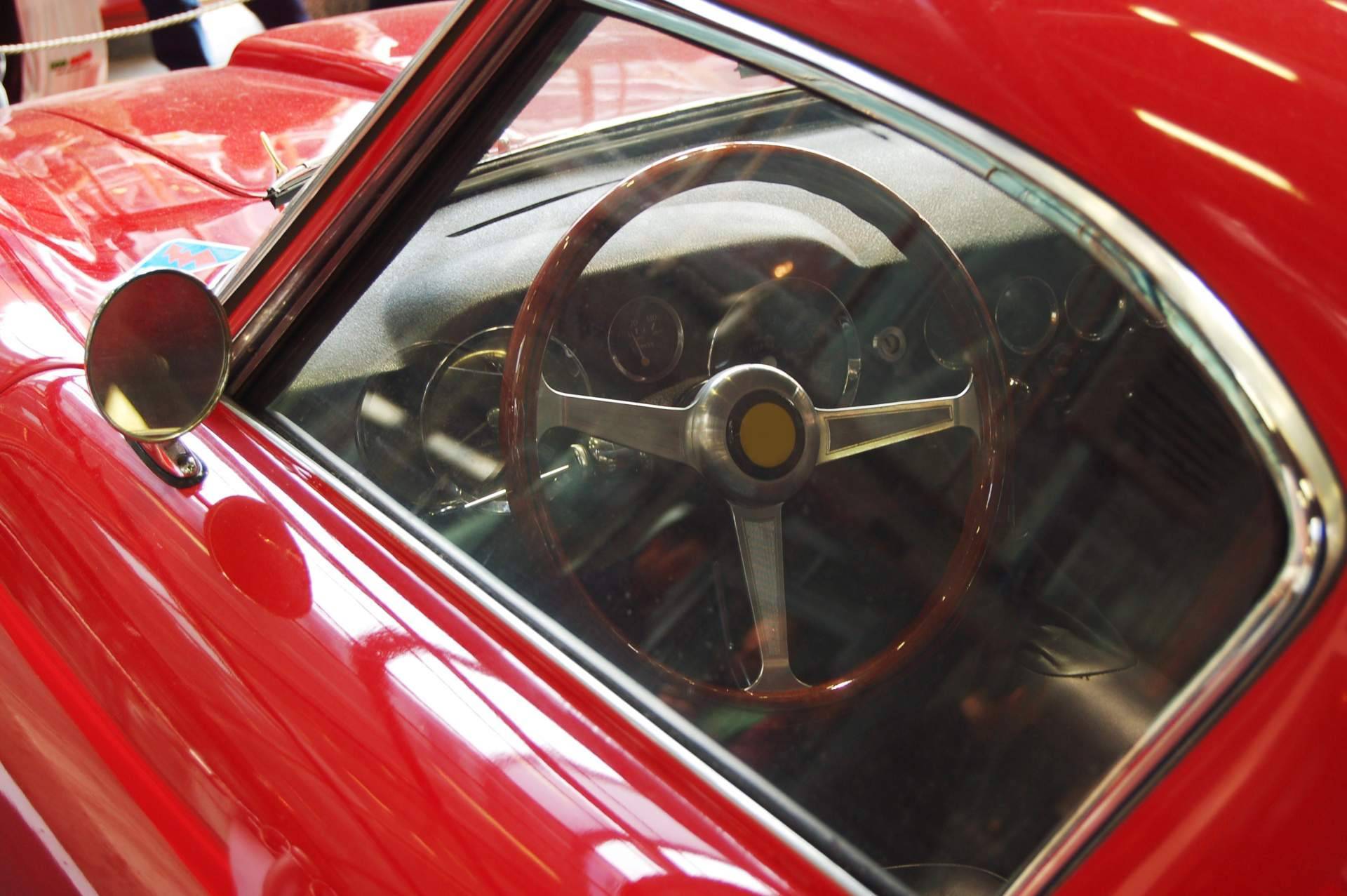 Segur Classic permite asegurar un vehículo clásico a todo riesgo y con el valor pactado del coche