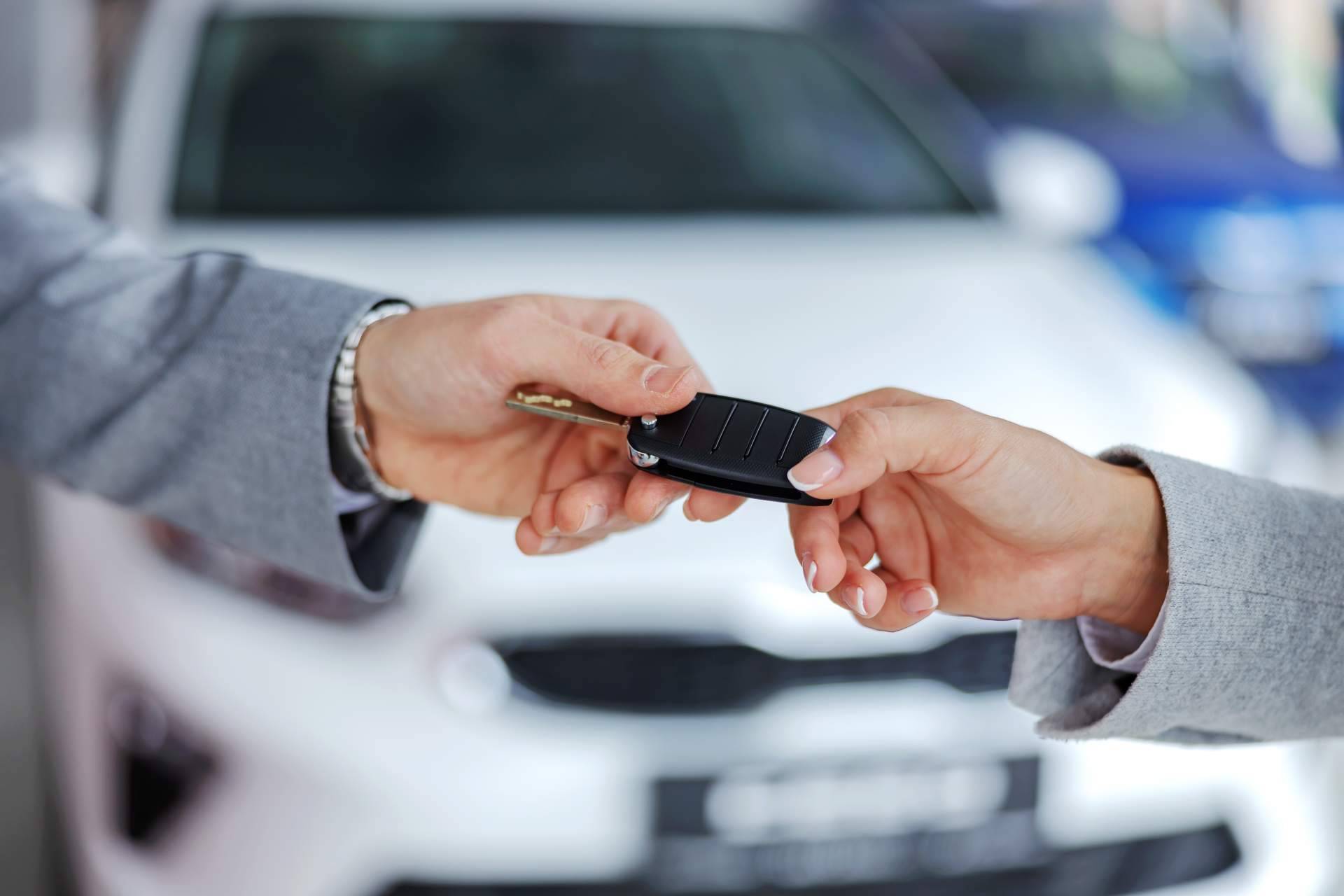 Ventajas de vender coche siniestrado a un desguace en vez de a un particular, por Compramos Tu Siniestro