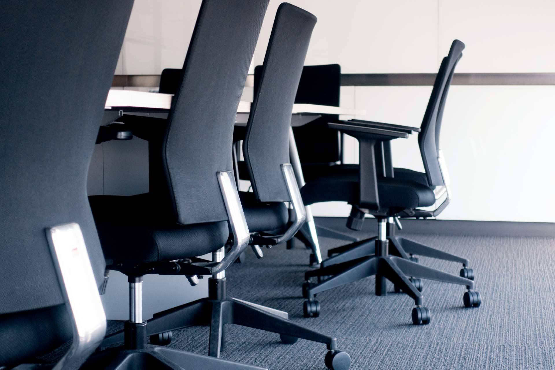 ¿Cuáles son los motivos para retapizar sillas de oficina?, con Factory Oficina