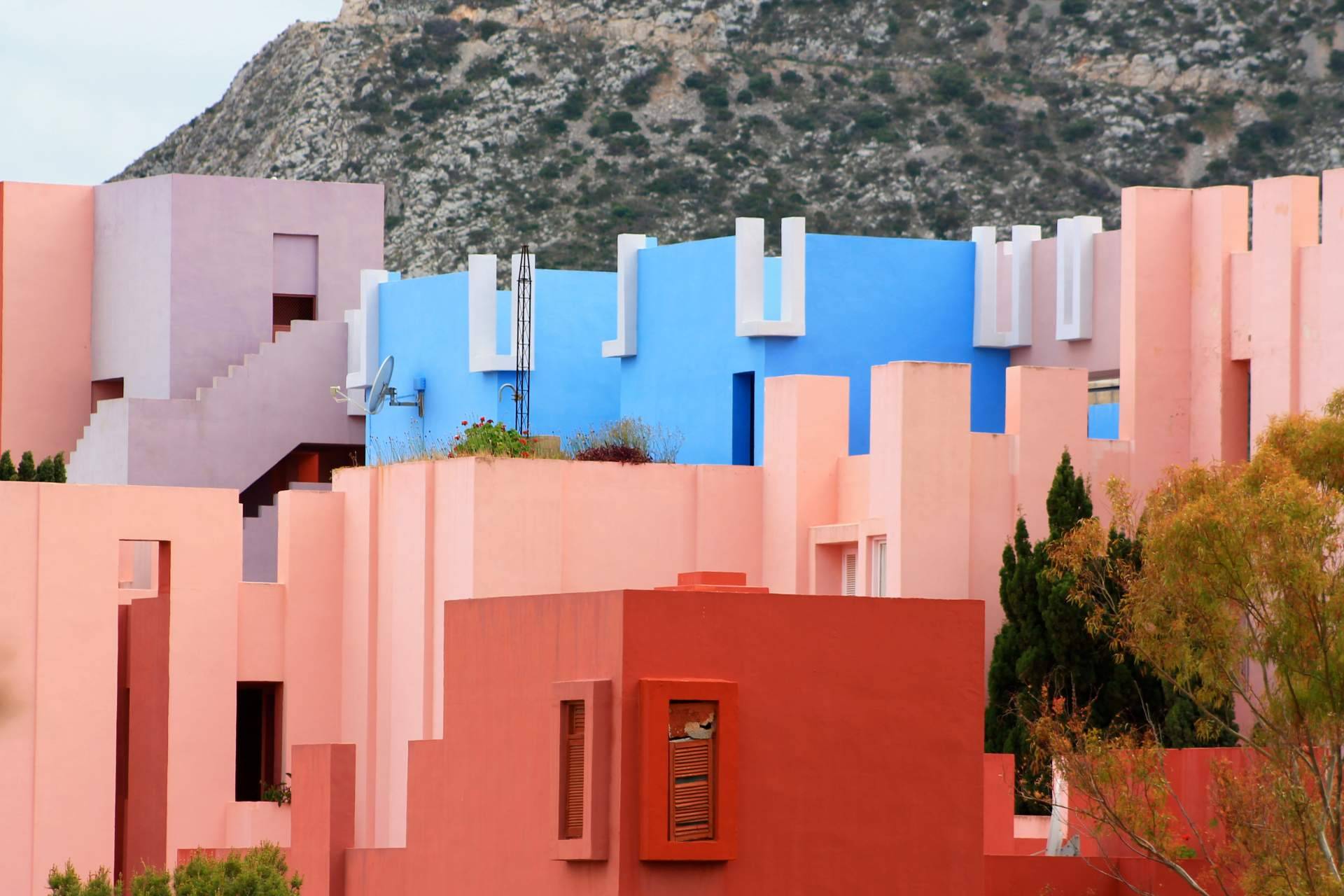 Enciclopedia ArchXDe reseña la vida y obra de grandes arquitectos como Ricardo Bofill