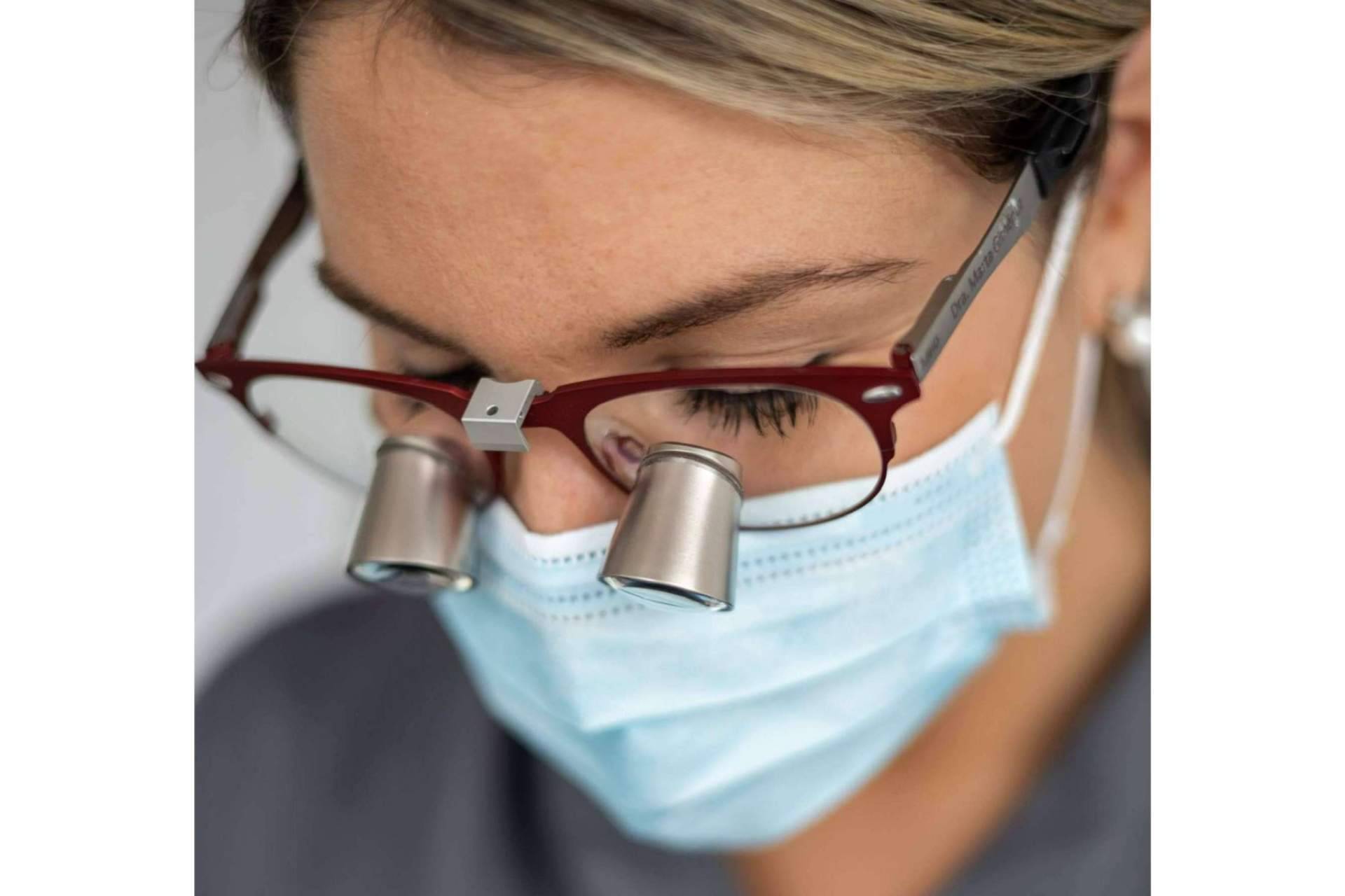 ¿Cuáles son los beneficios del ácido hialurónico para la reducción de ojeras?