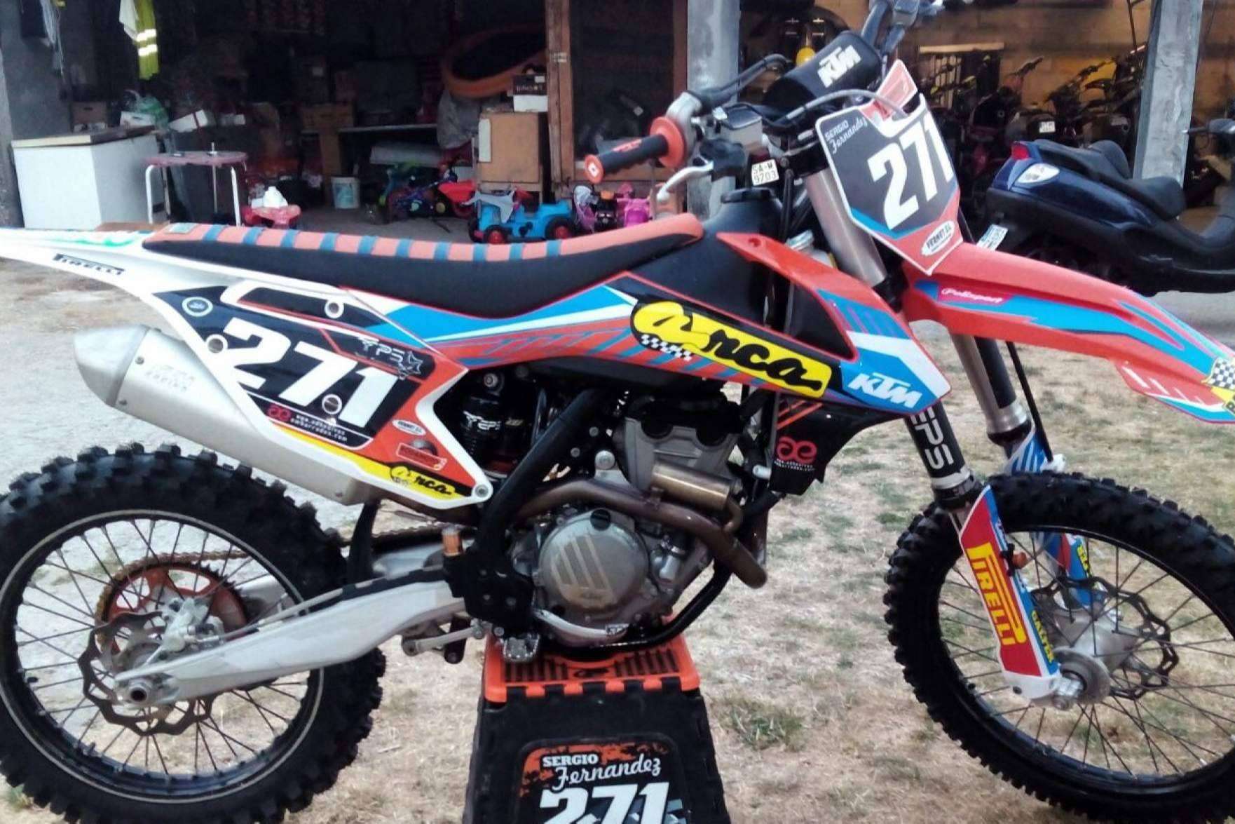 Adhesivos personalizados para dar un nuevo estilo a la moto, en ADHESIVOSEMBARRADOS