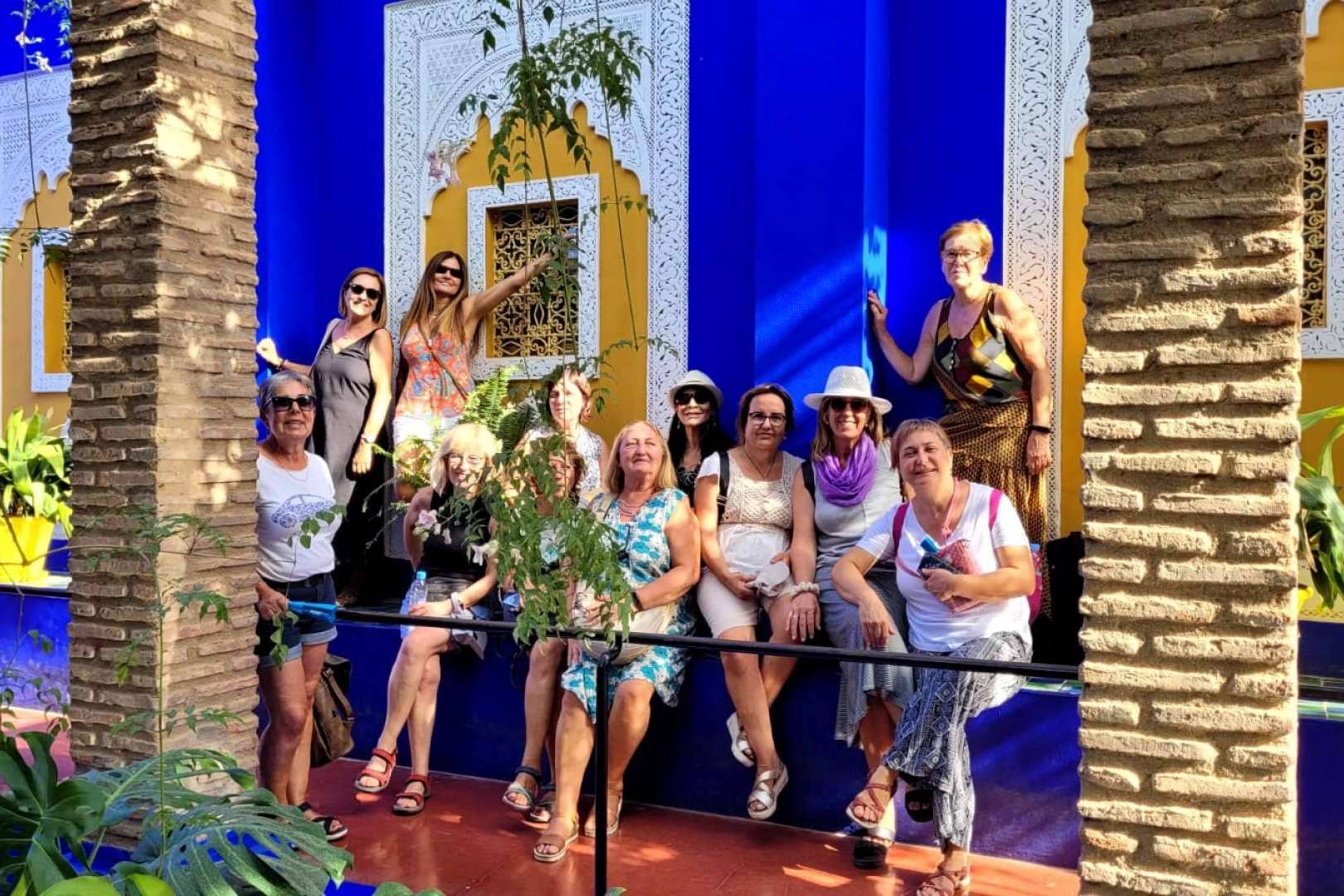 Viajar sola en grupo