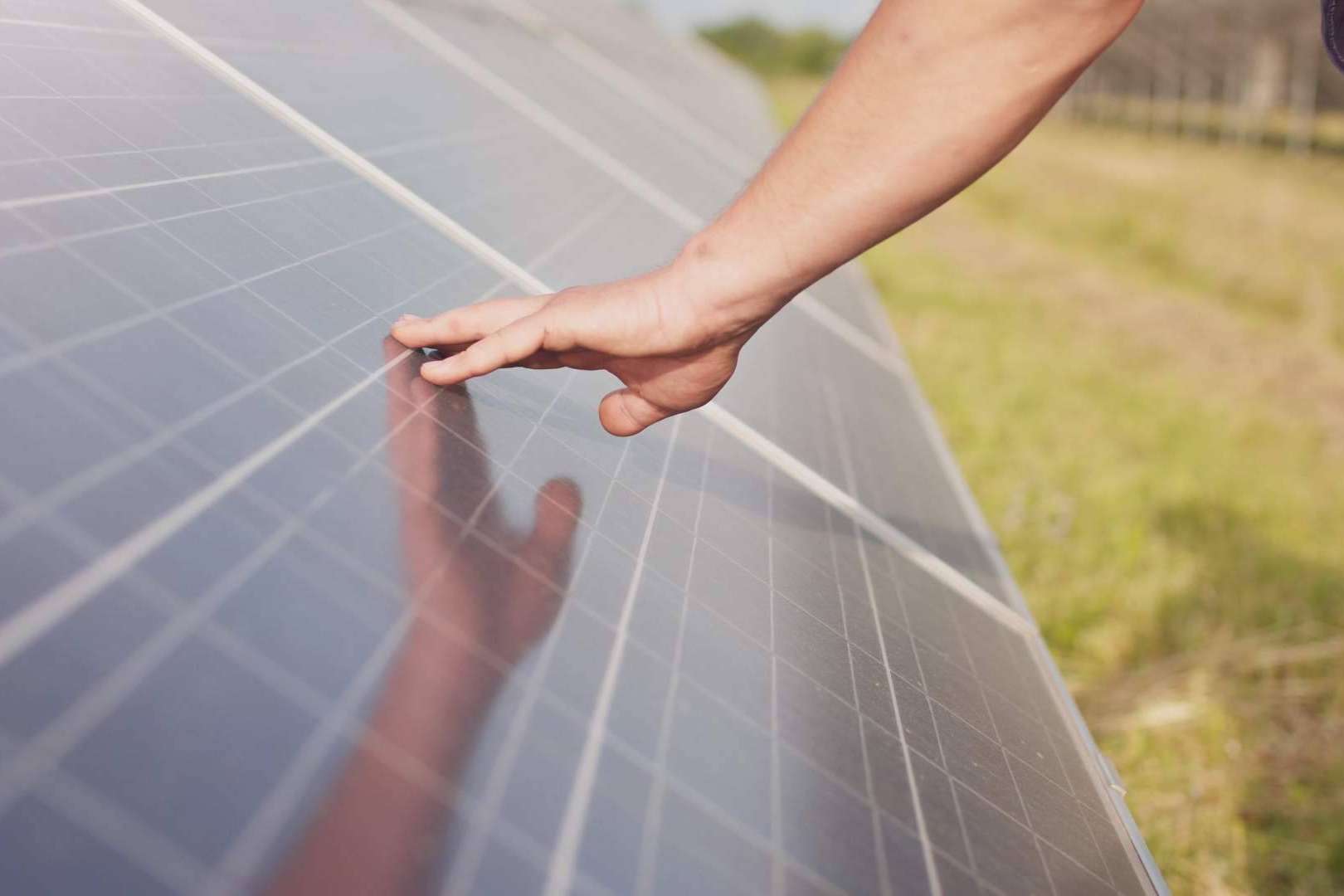 El servicio integral de Ingeniería MASRED, desde el asesoramiento inicial a la instalación de placas solares