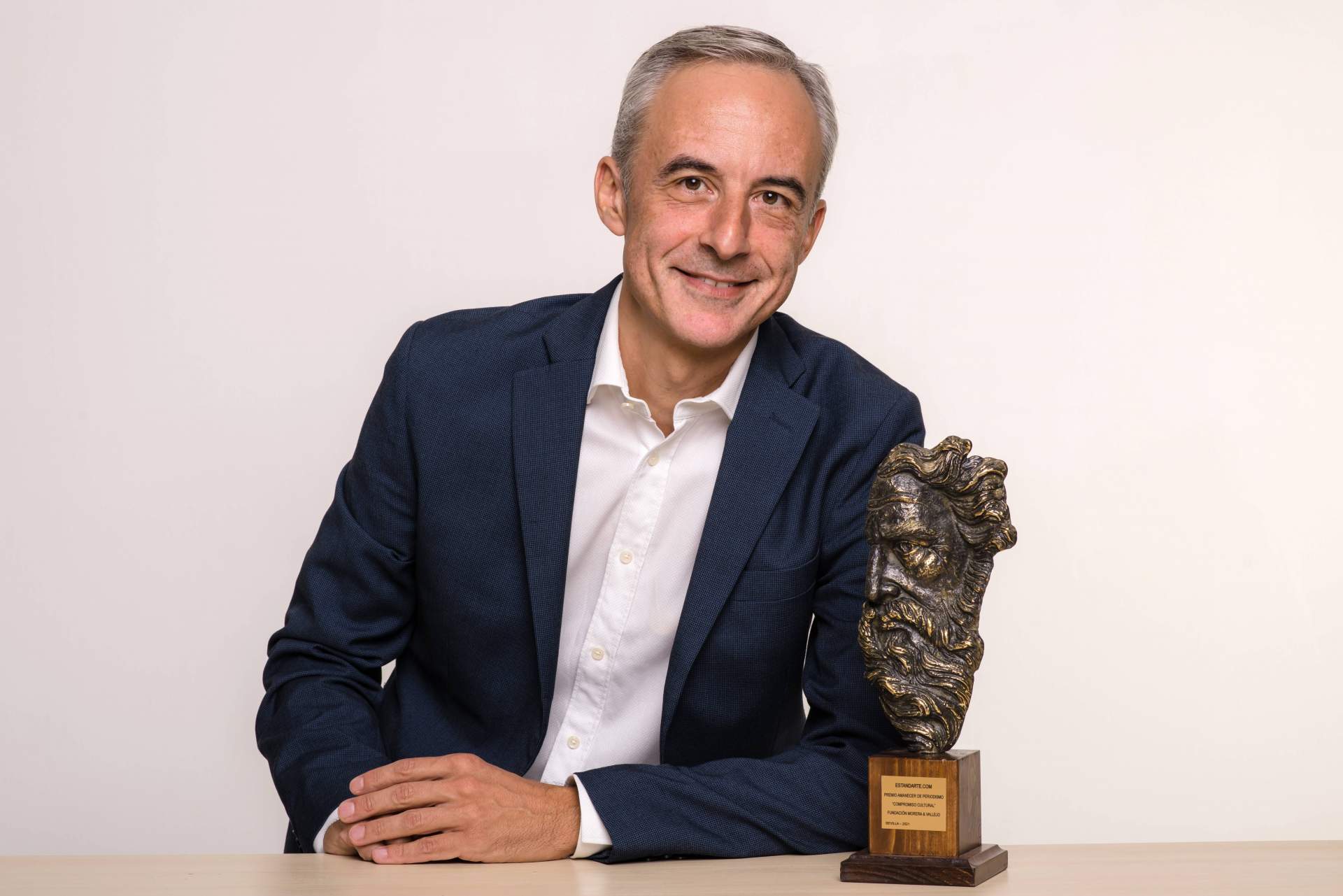 El fundador de Estandarte.com, Jorge Segado, recibe el Premio Amanecer de Periodismo