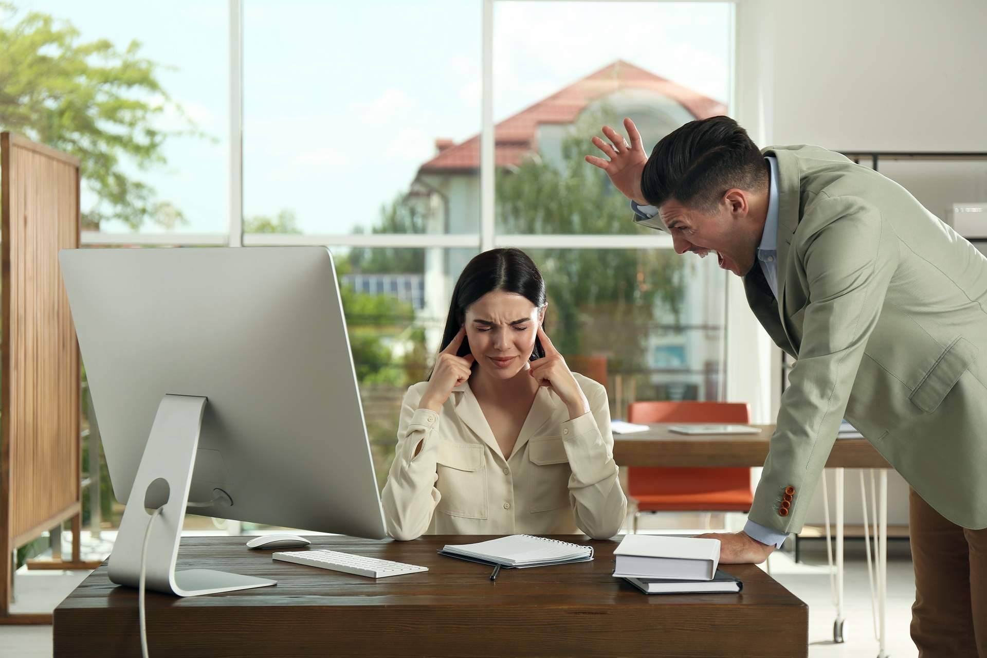 Un despacho que cuenta con un equipo de abogados y técnicos especializados en acoso laboral, Tierno Centella