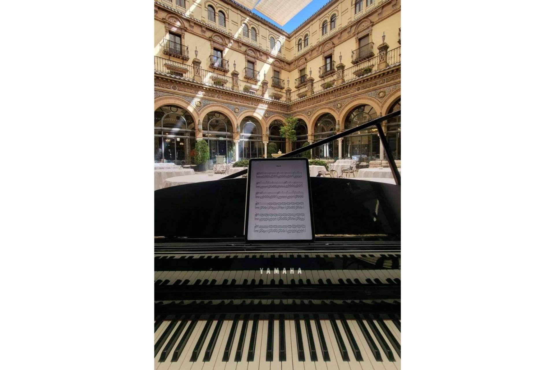 Alquiler de piano con o sin pianistas para un evento de empresa, de la mano de Piano Para Eventos