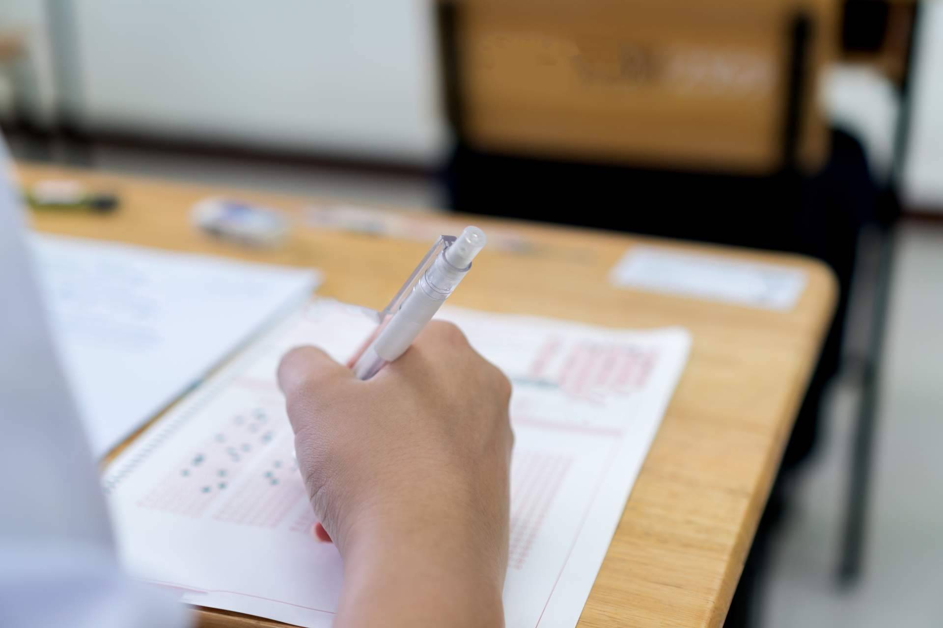 ¿Cómo conseguir el título B1, B2, C1 y C2 en 5 meses?, de la mano de EOI Por Libre