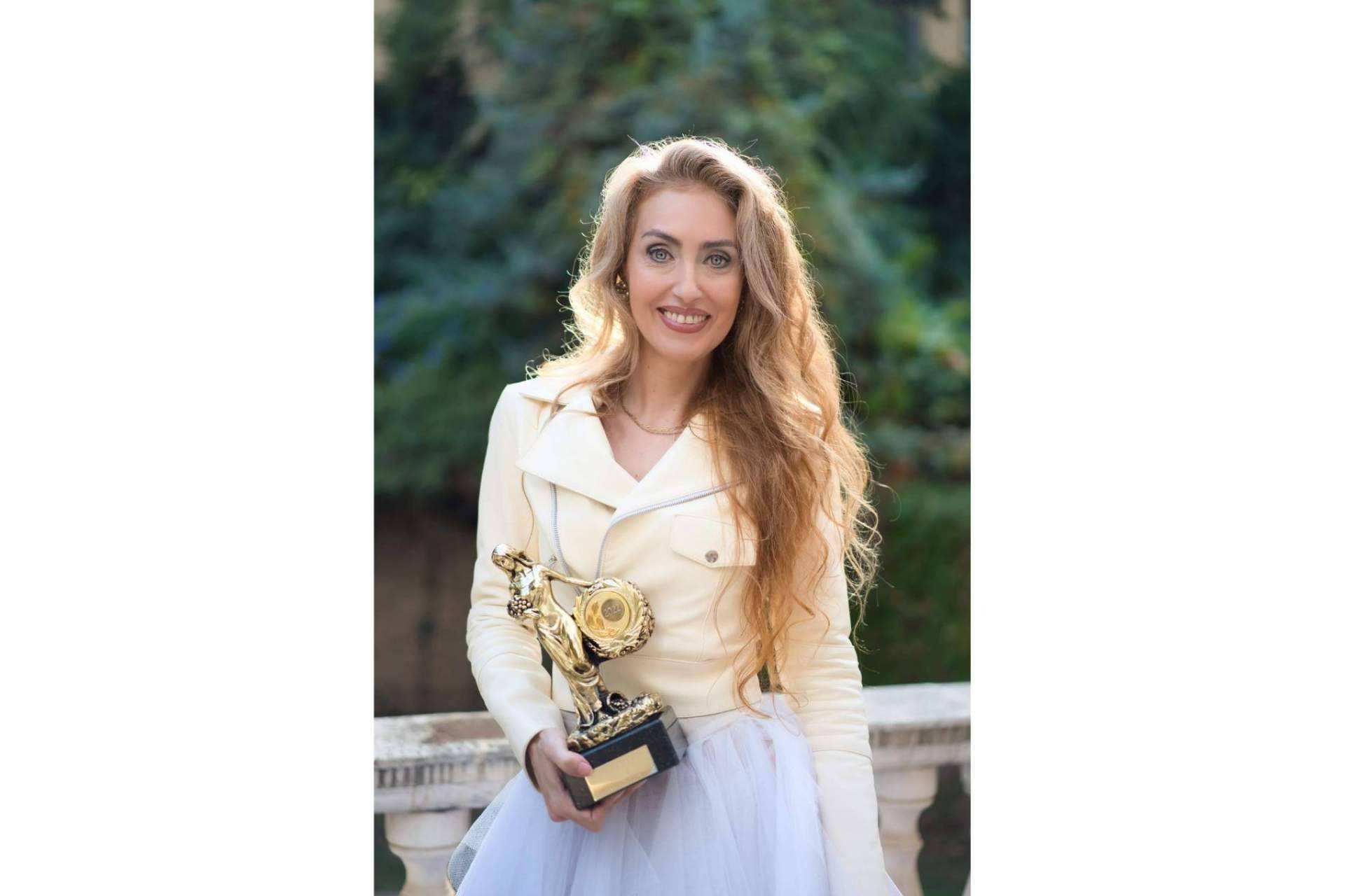Presentación del proyecto solidario 'El Armario de Miriam Victoria' de Miriam Victoria, que recibe el premio Oriana a la cultura 2022