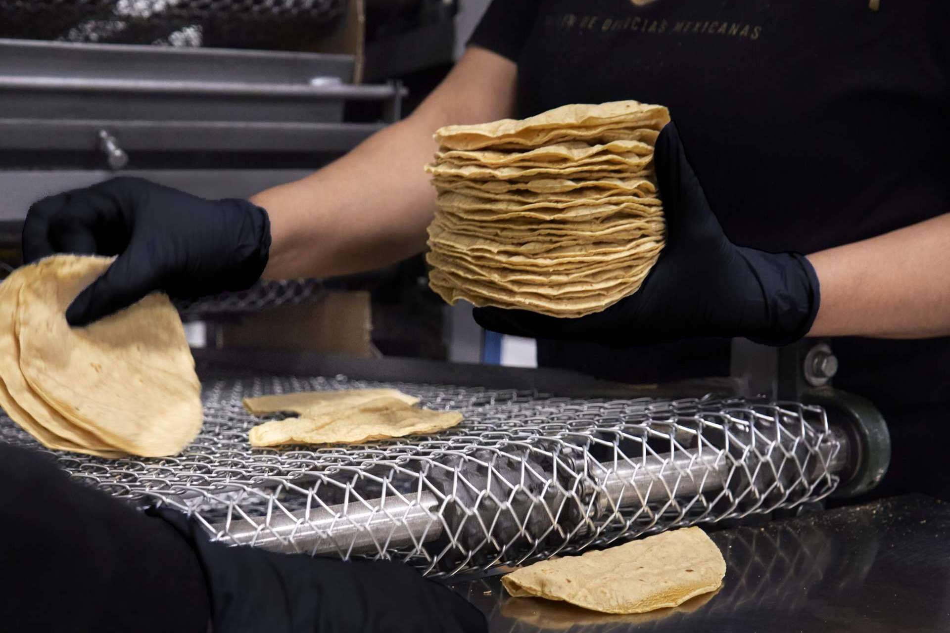 Un taller de productos mexicanos que fabrica tortillas de maíz de la mano de Maíz Maya