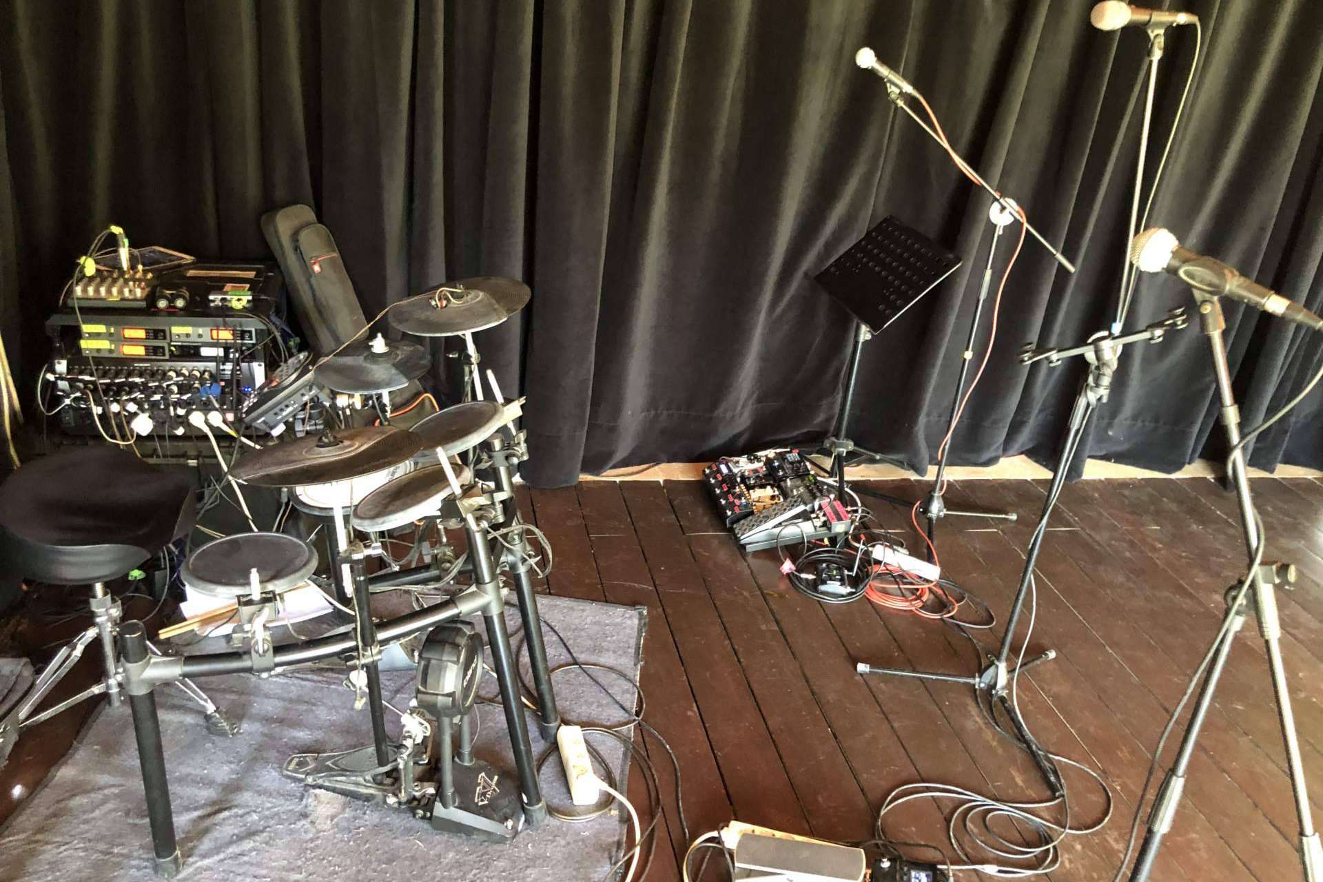 Equipos de sonido e iluminación para eventos, con Alquilar Sonido