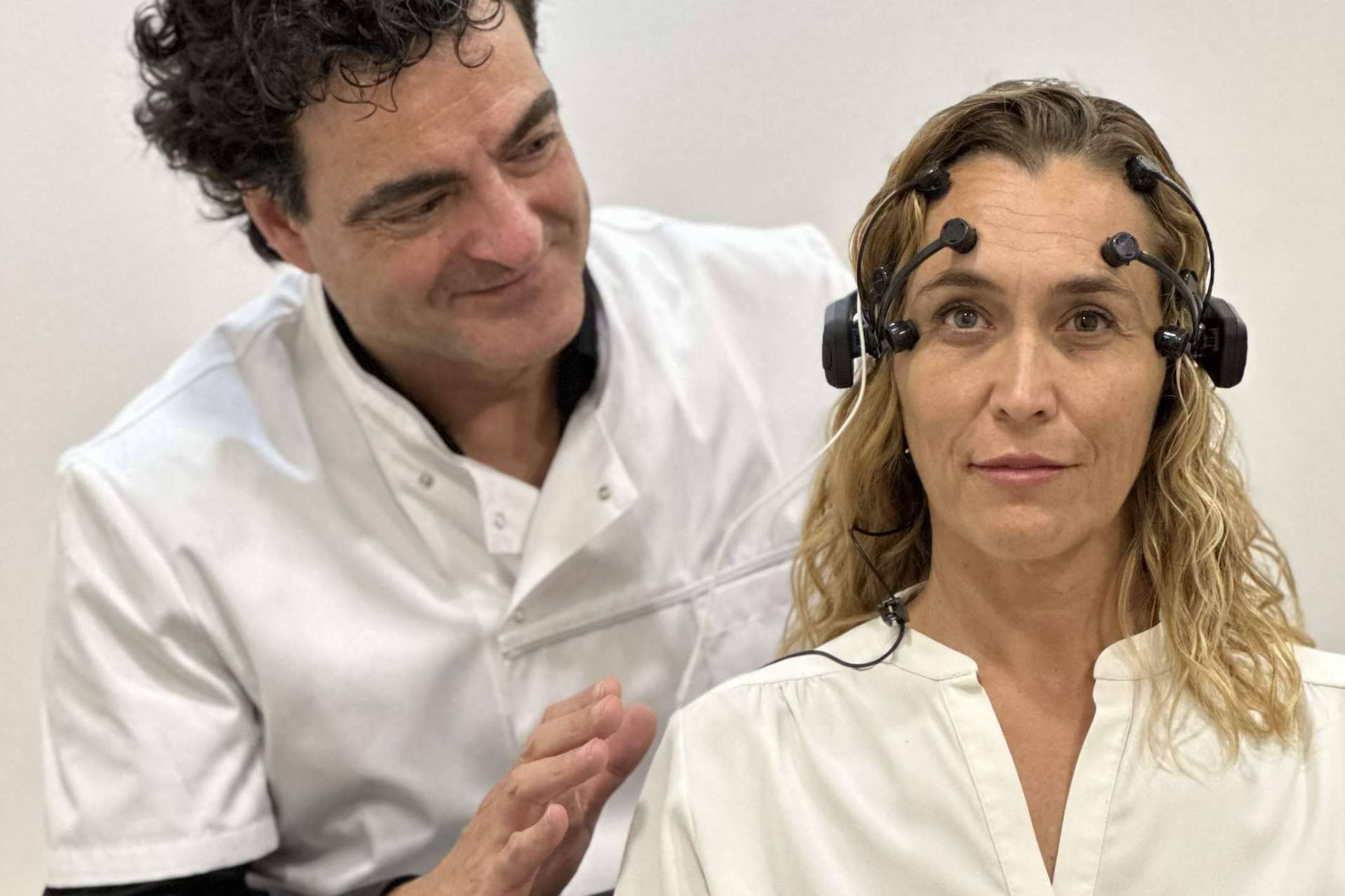 Medir y tratar las emociones a partir de la expresión del cuerpo de la mano de El Nostre Espai, un centro de medicina holística en Sabadell