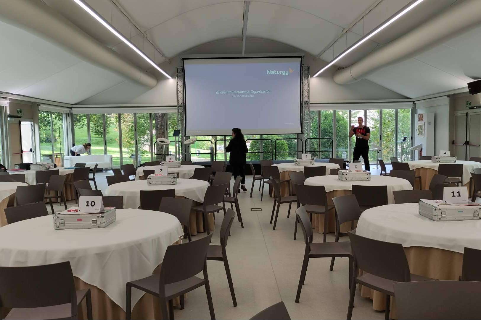 Organizar eventos para empresas con Enigma Exprés