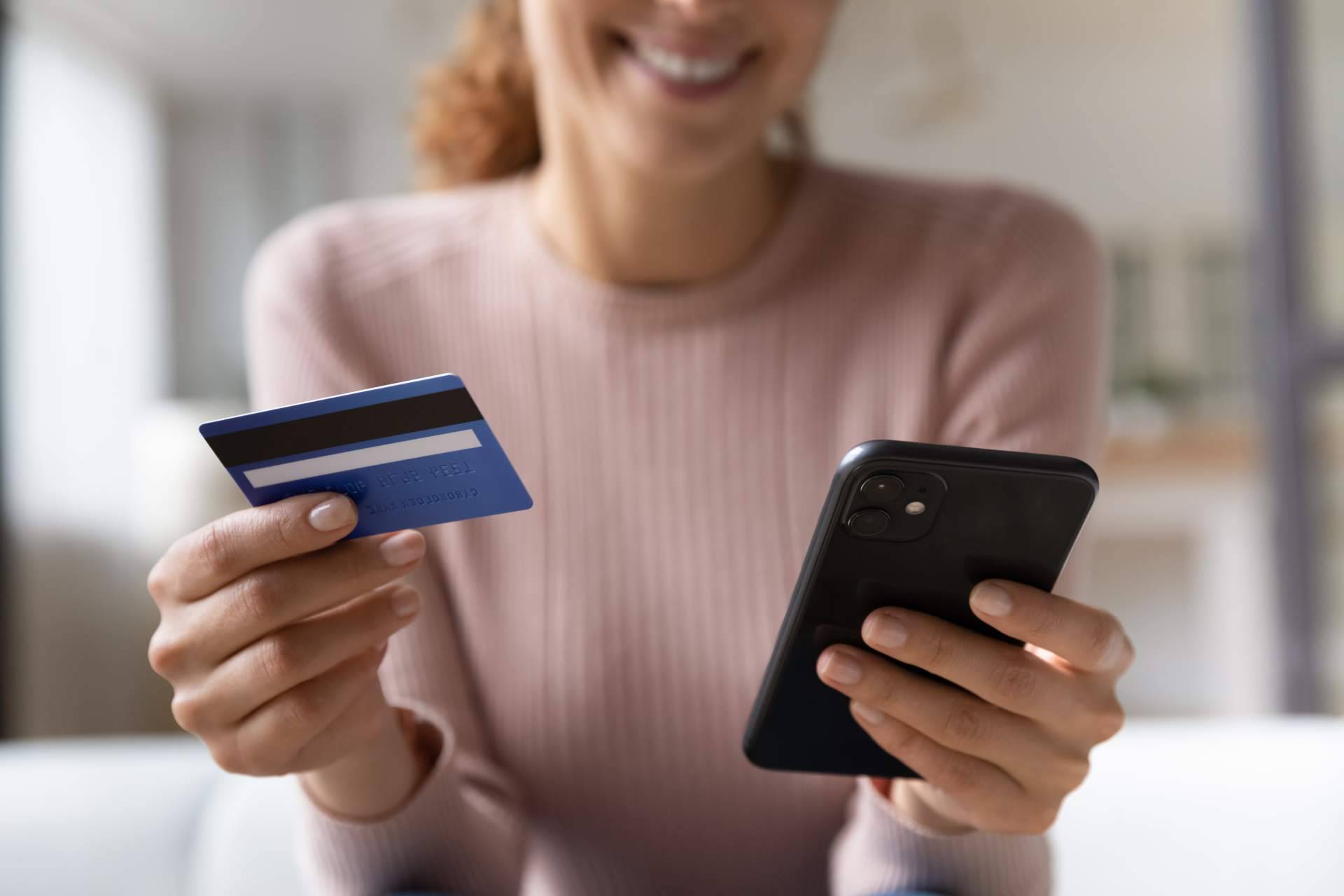 Solicitar préstamos por teléfono con Ibercrédito.es