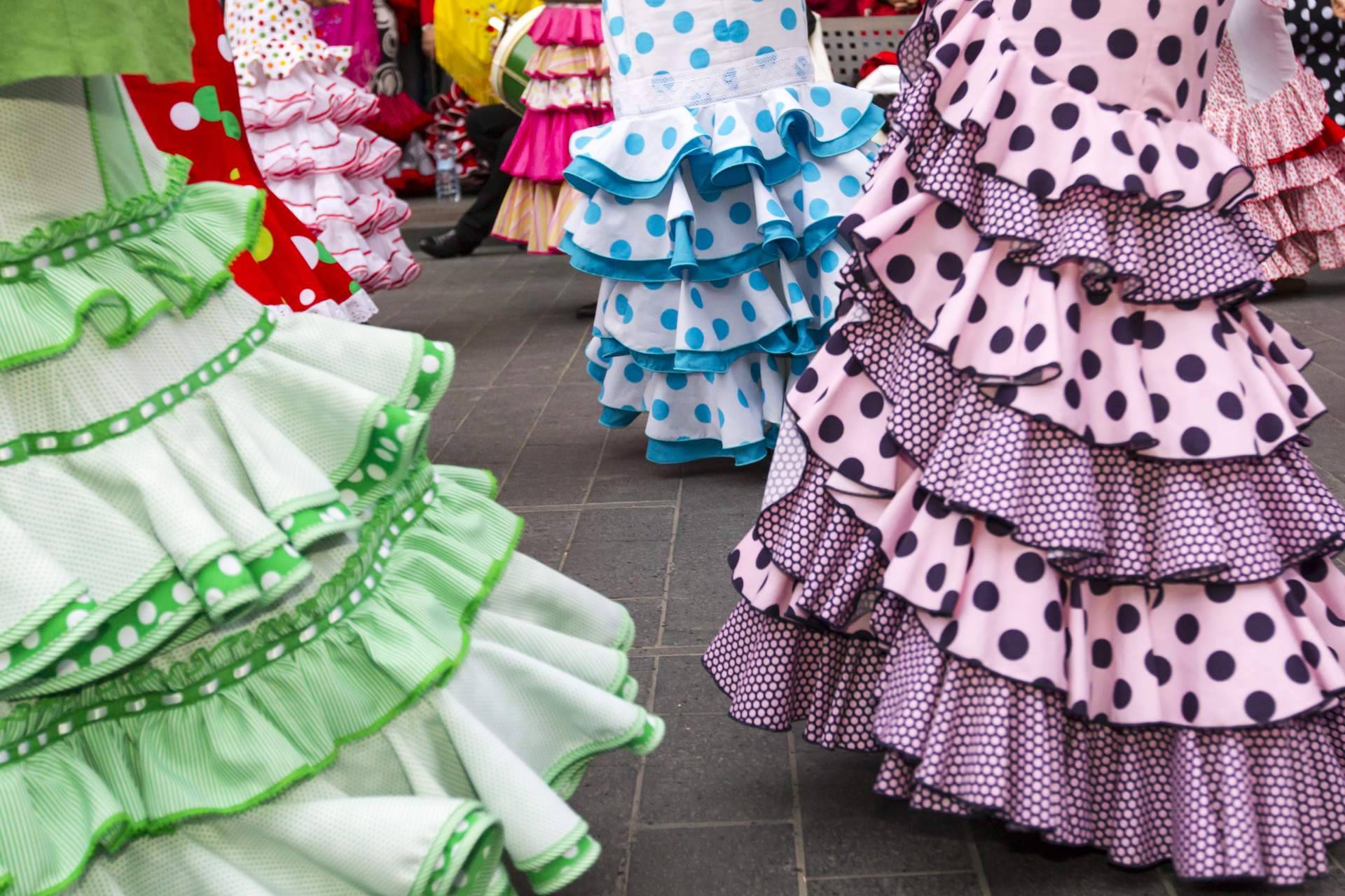 Vuelo, resistencia y tejido antielectricidad estática, las 3 cualidades imprescindibles de las faldas flamencas