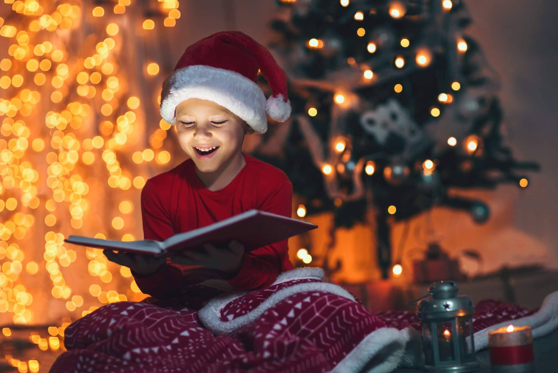 Conocer las 9 razones para regalar lectura a los niños