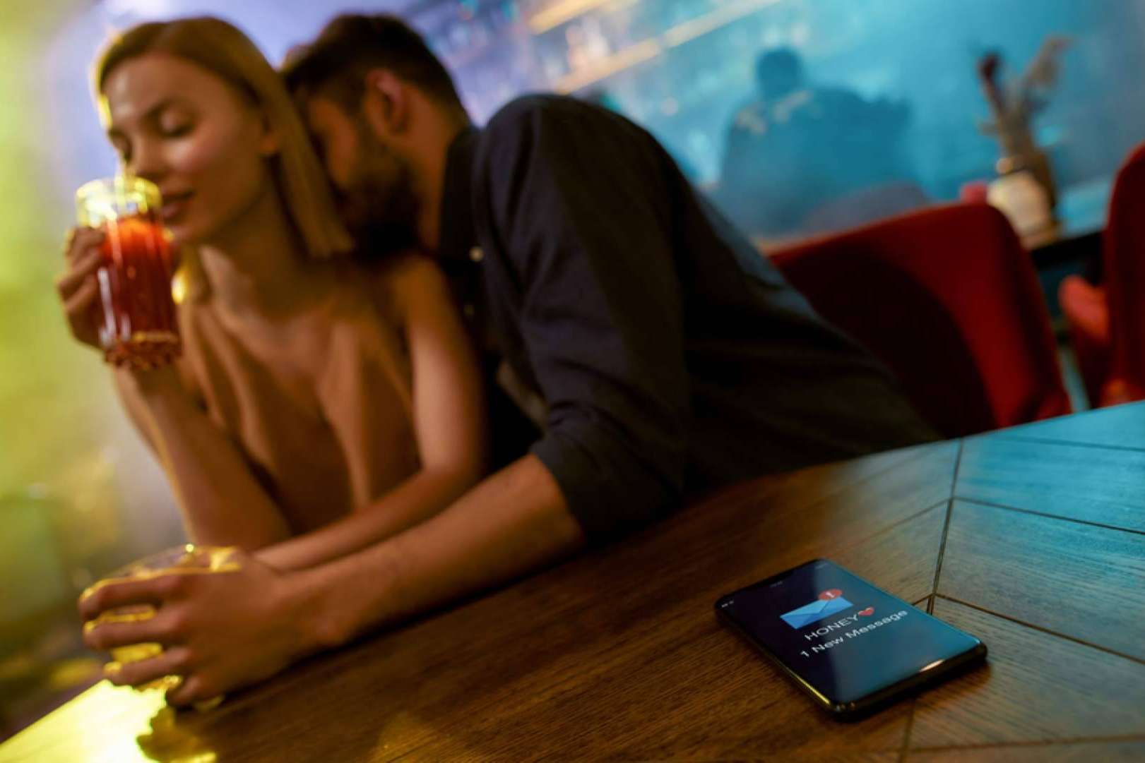 Cómo activar el micrófono de otro móvil a distancia, con SPYPHONE